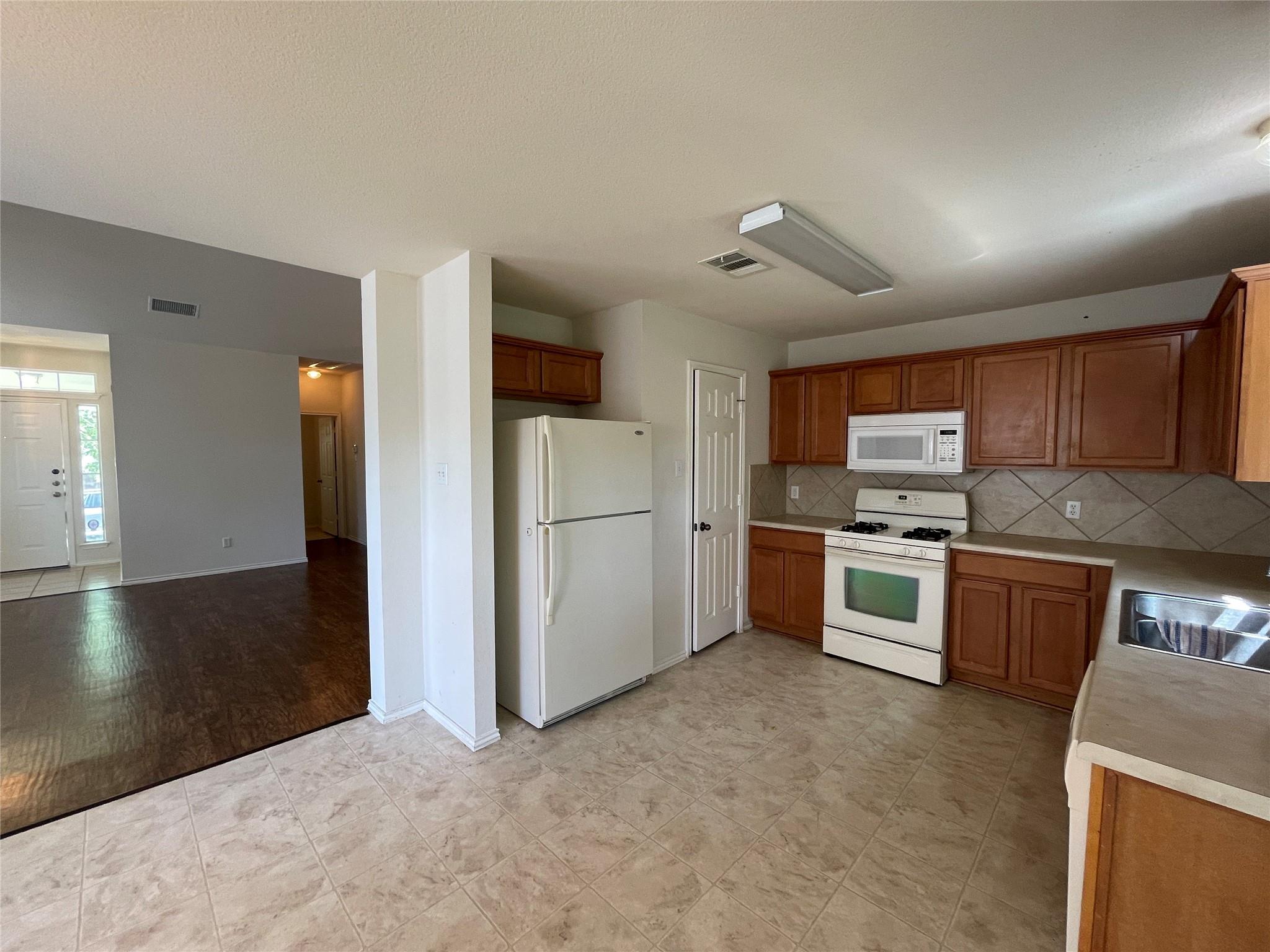3830 Castle Rock Cv Property Photo 12