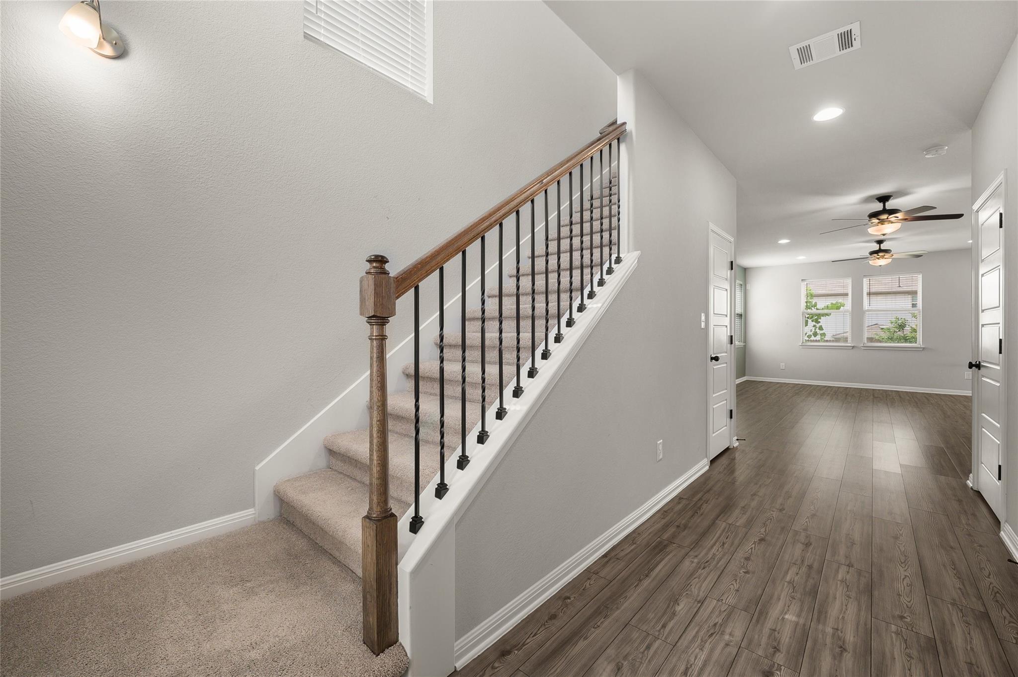 101 Lambert St Property Photo 4