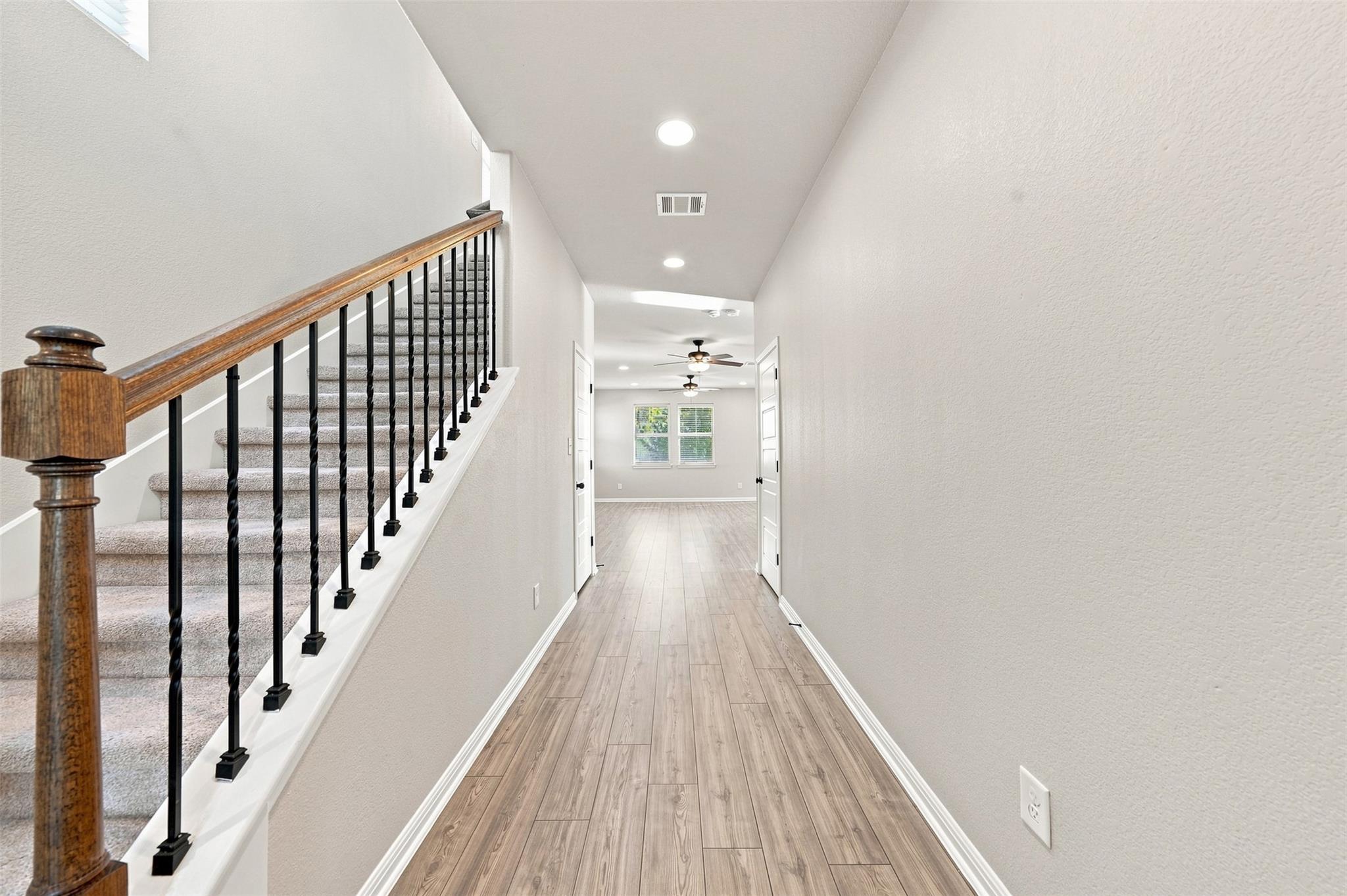 101 Lambert St Property Photo 6