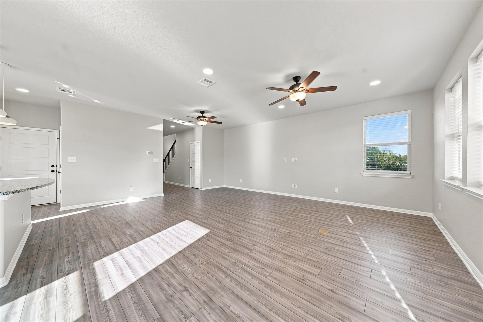 101 Lambert St Property Photo 11