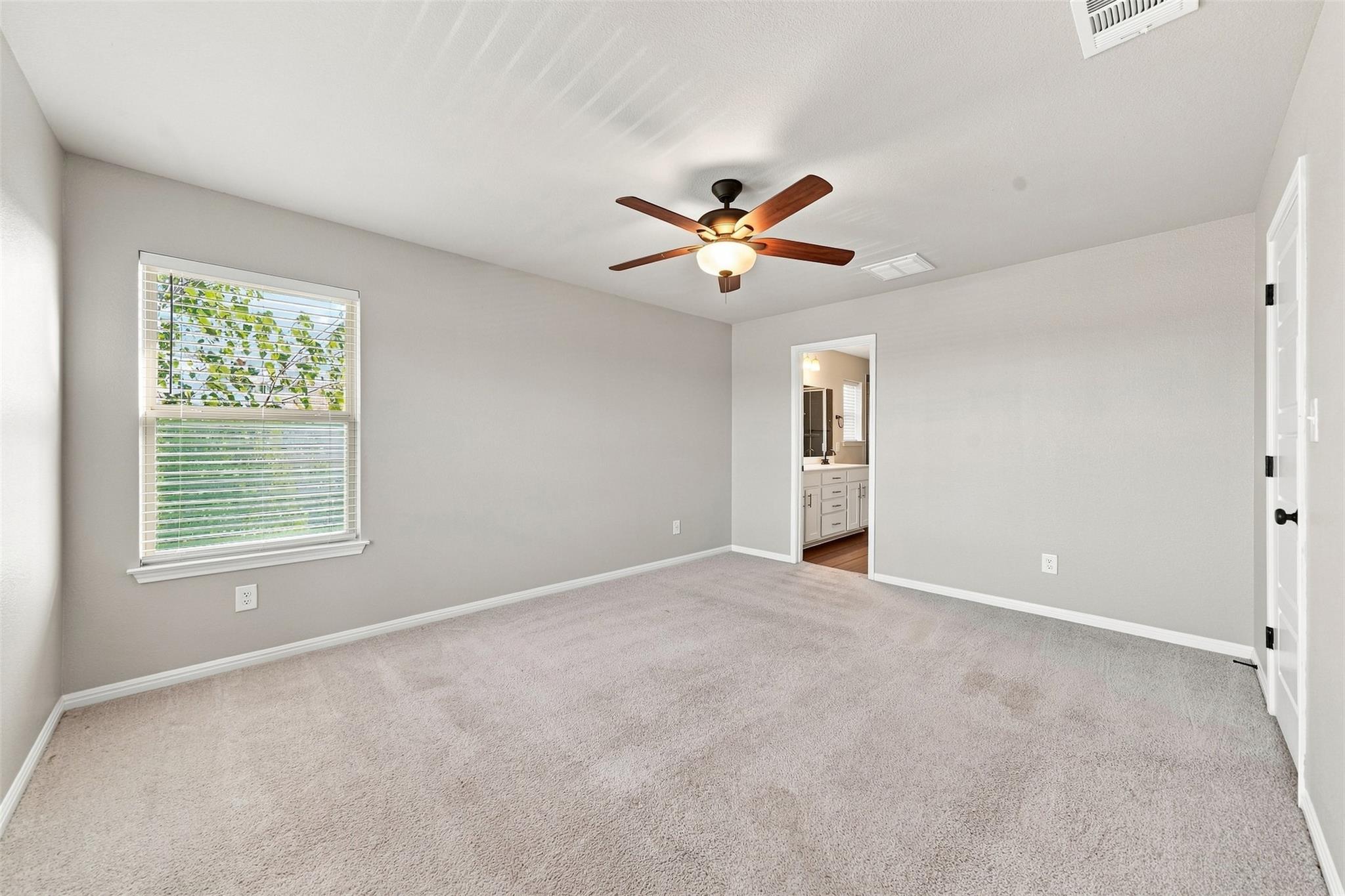 101 Lambert St Property Photo 22