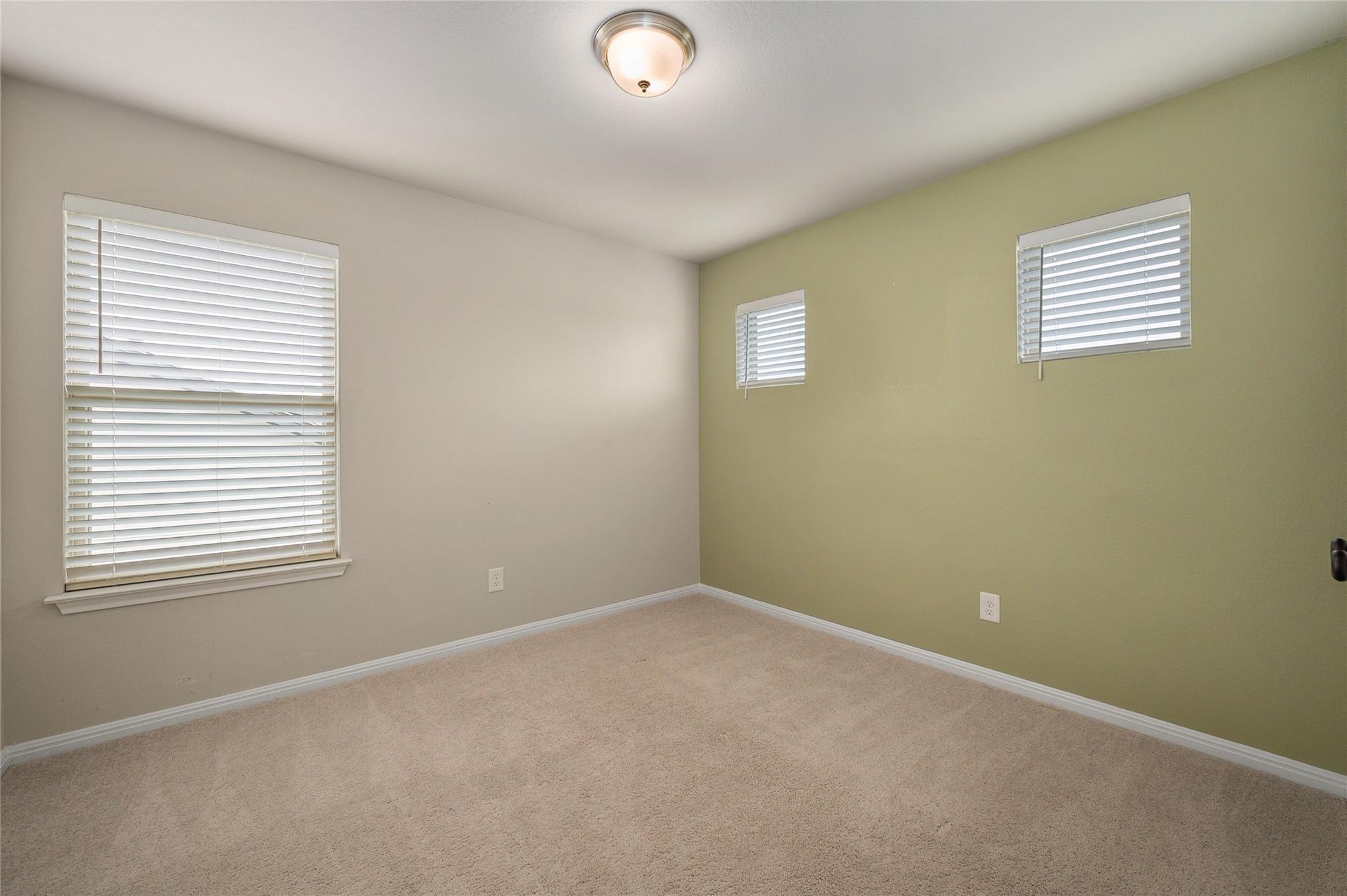 101 Lambert St Property Photo 23