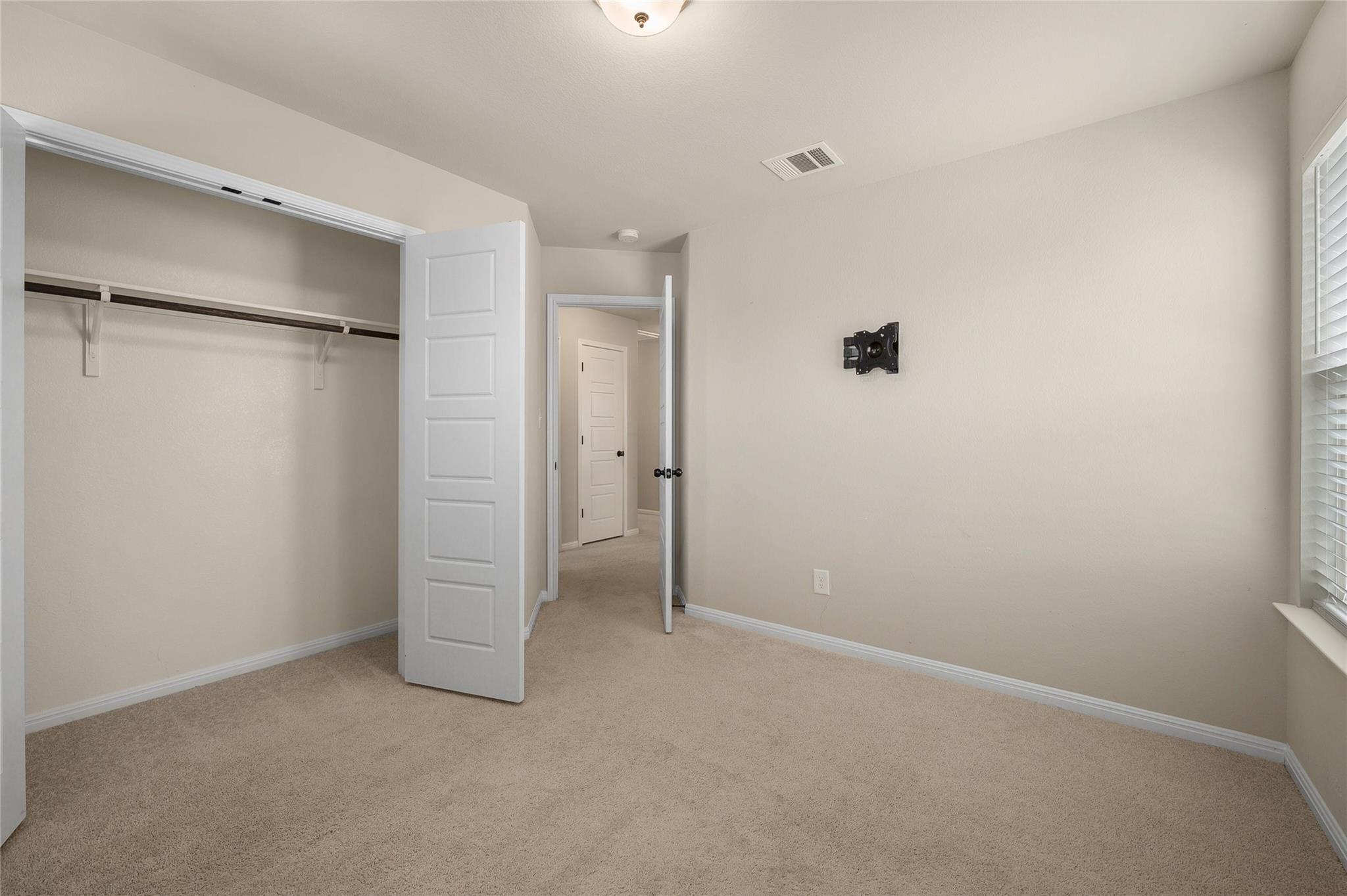101 Lambert St Property Photo 24