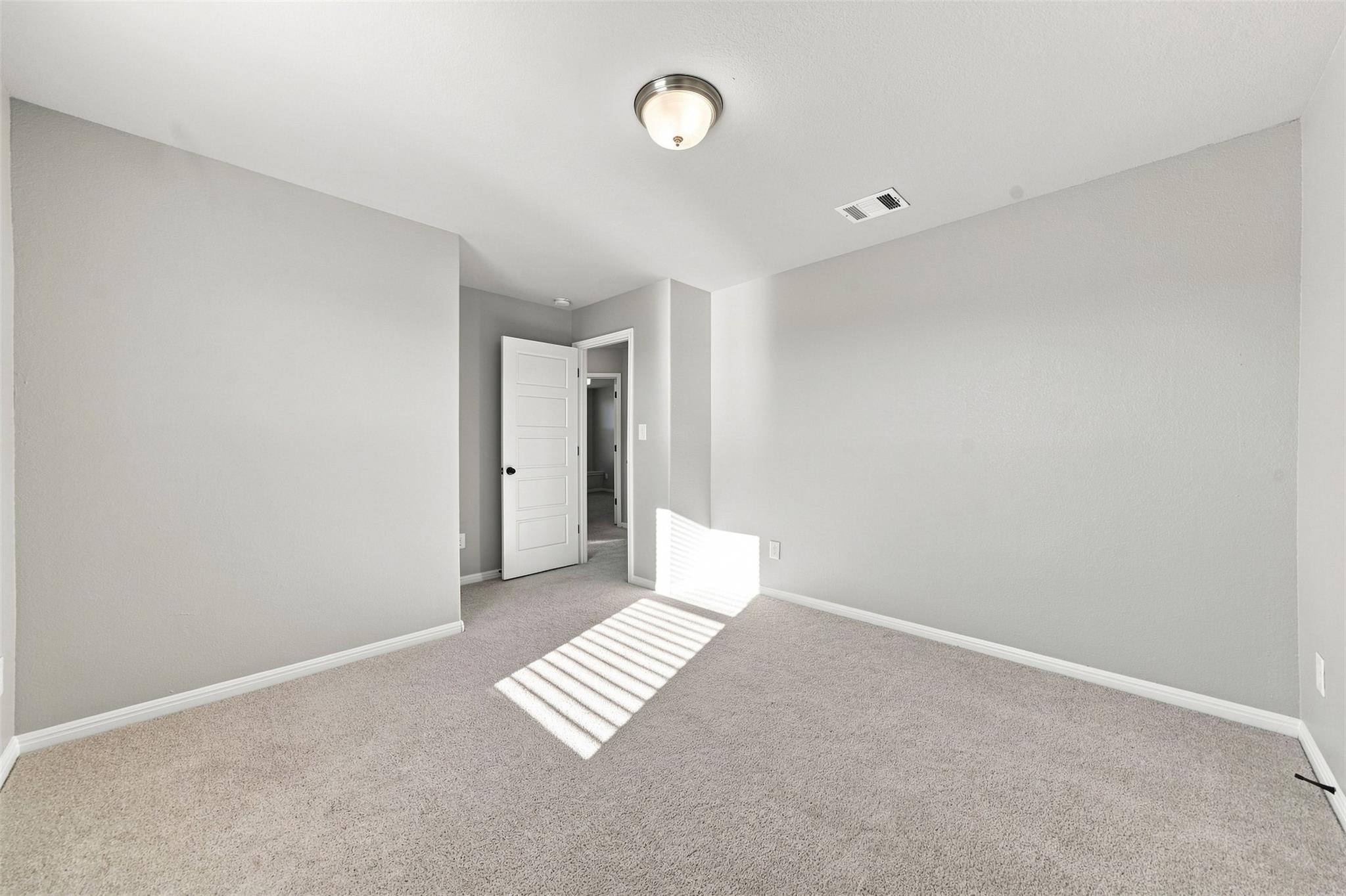 101 Lambert St Property Photo 24