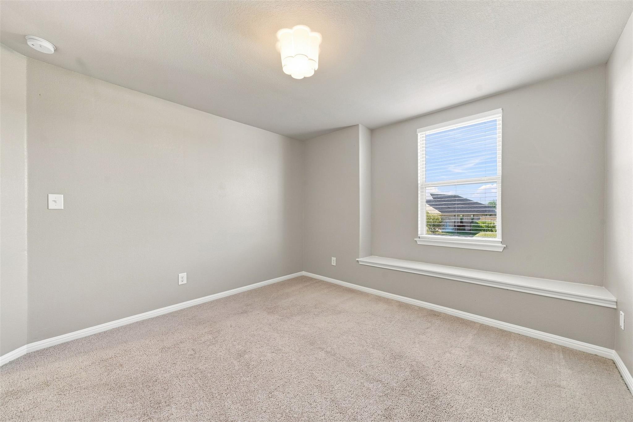 101 Lambert St Property Photo 27