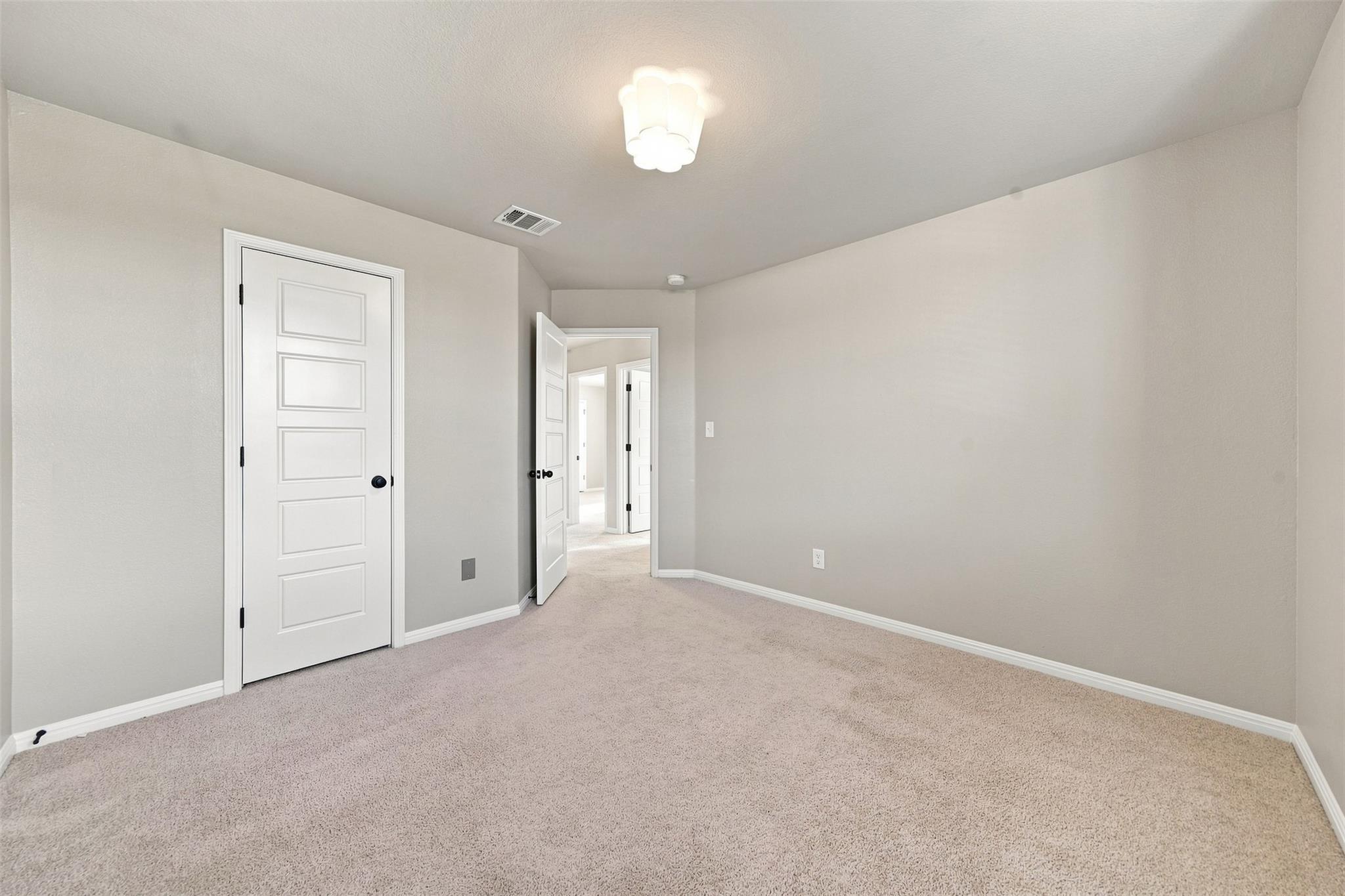 101 Lambert St Property Photo 28