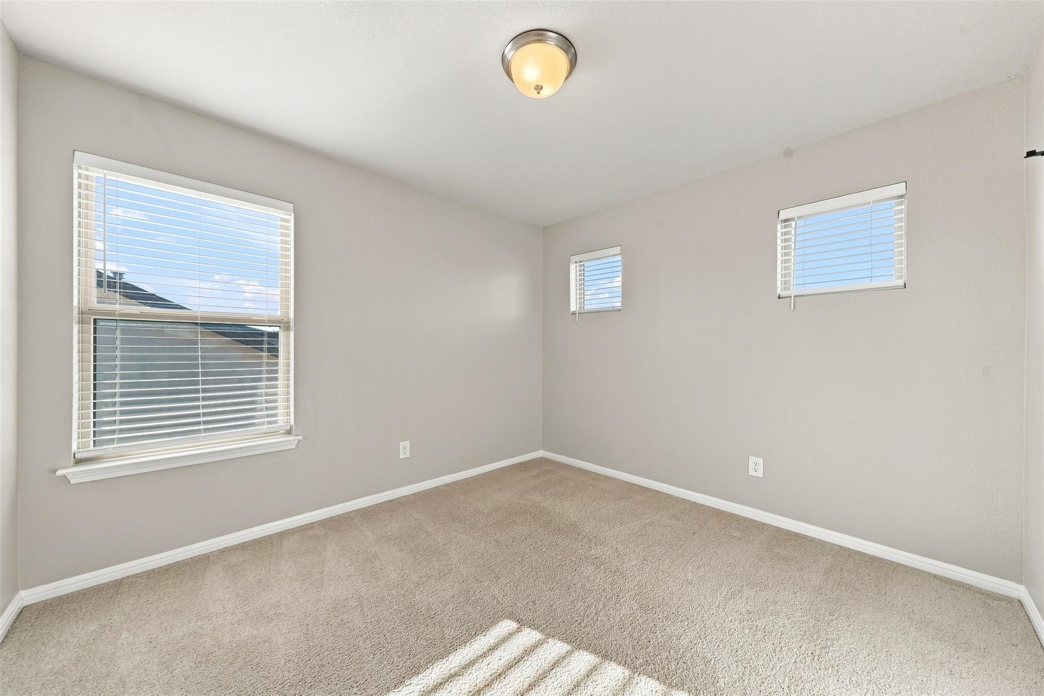 101 Lambert St Property Photo 29