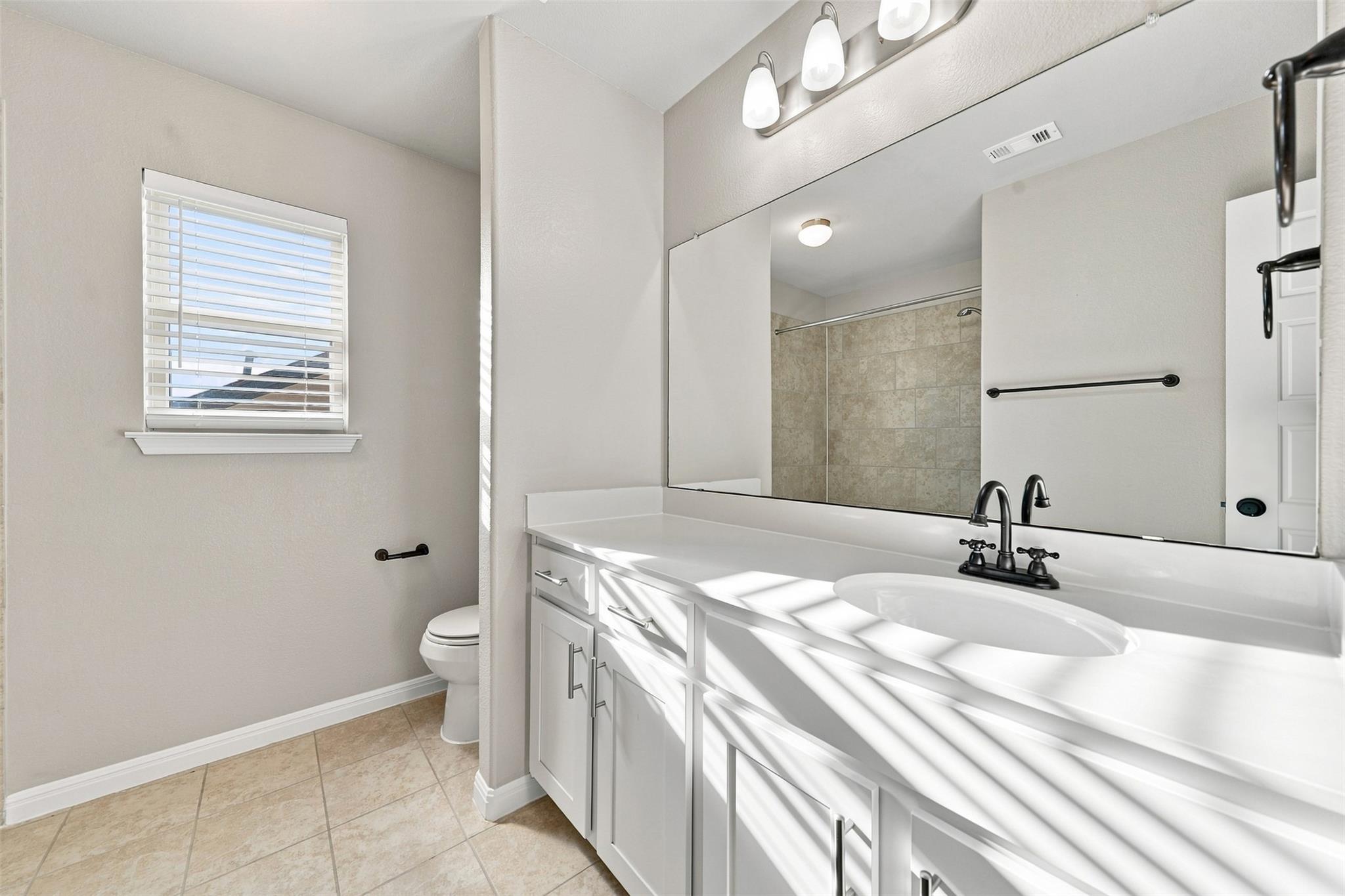 101 Lambert St Property Photo 34
