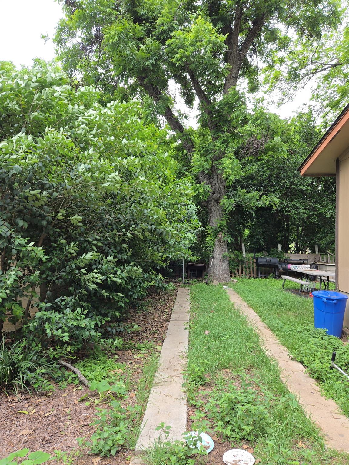714 S C M Allen Pkwy Property Photo 3