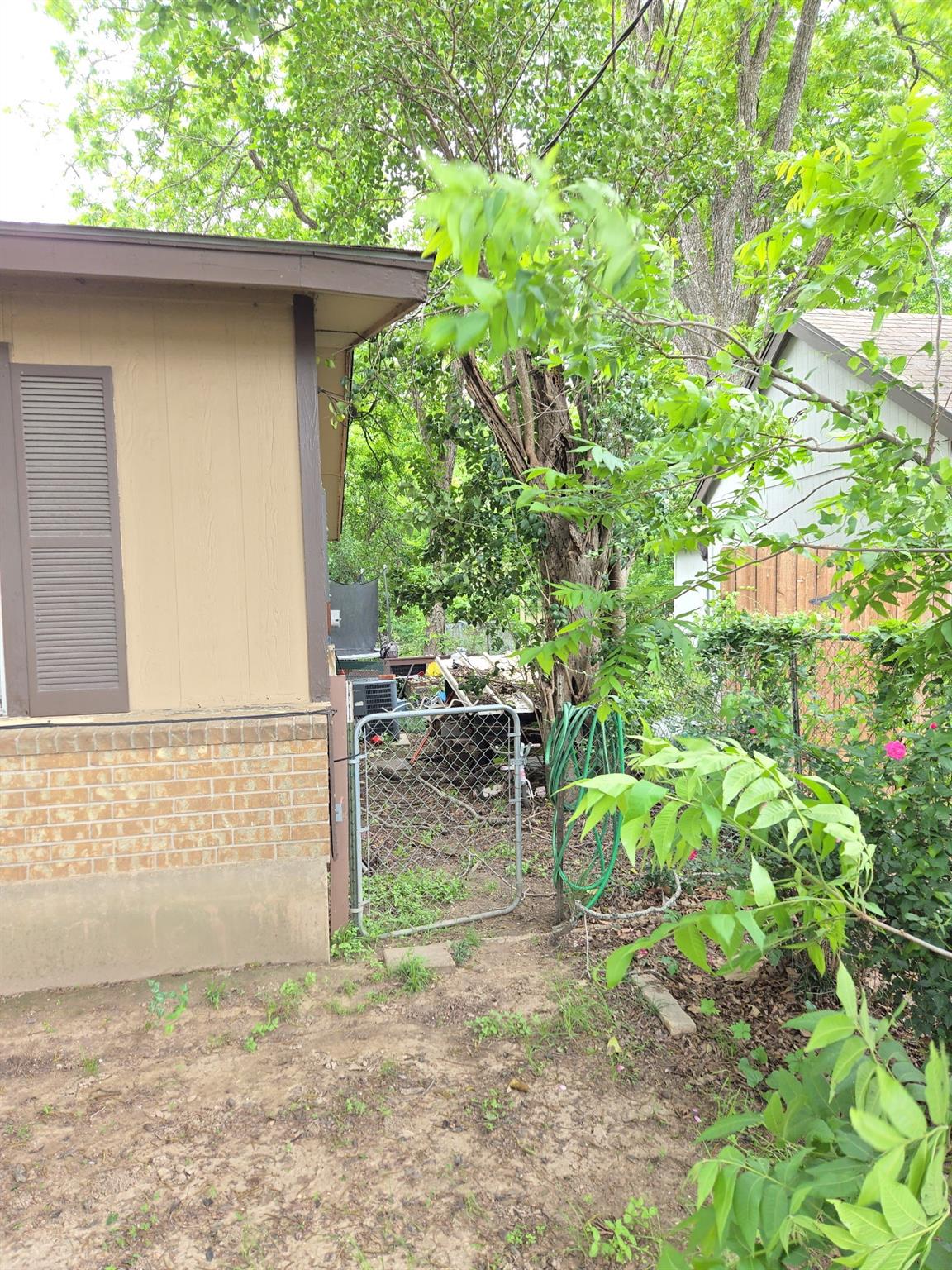 714 S C M Allen Pkwy Property Photo 4