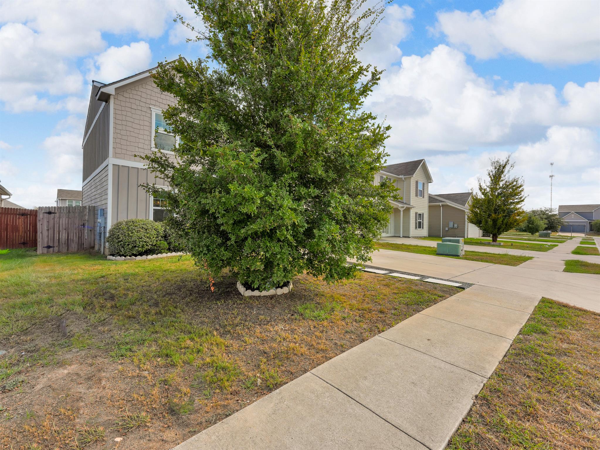 13817 Mark Christopher Way Property Photo 3