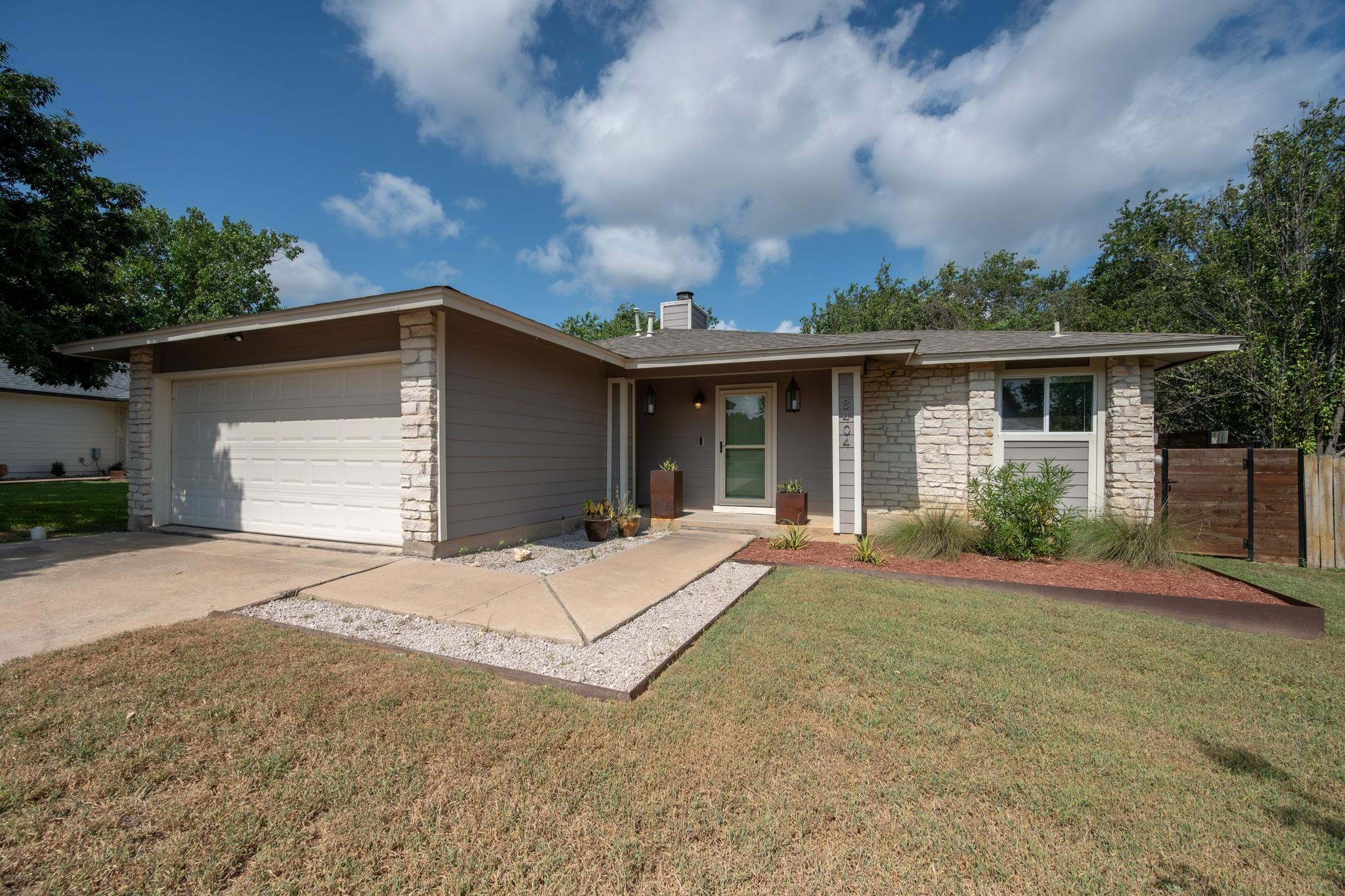 8404 Hornet Dr Property Photo 2