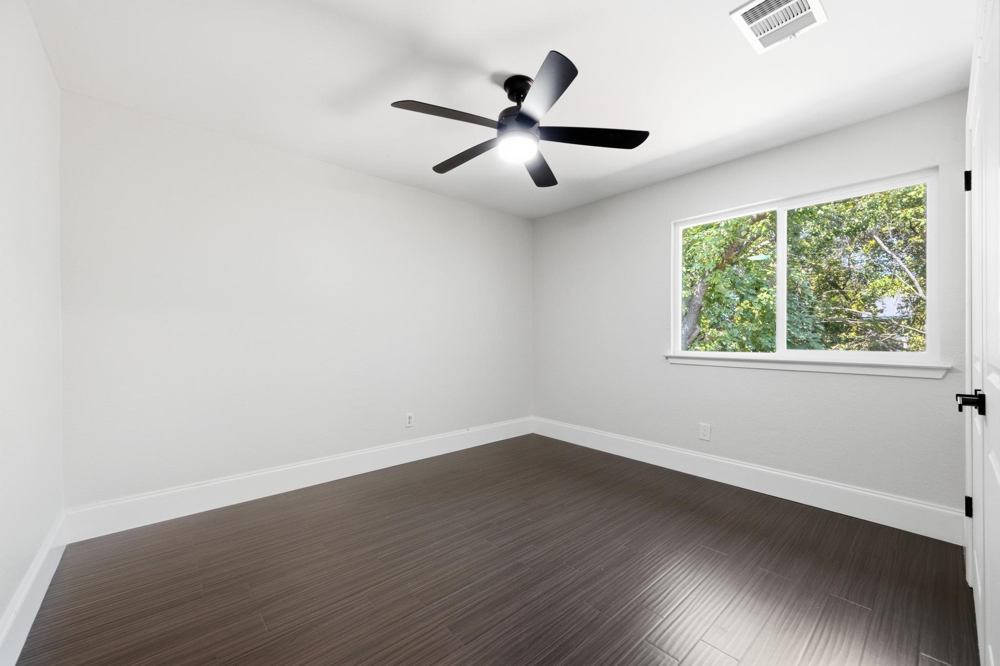 8404 Hornet Dr Property Photo 16