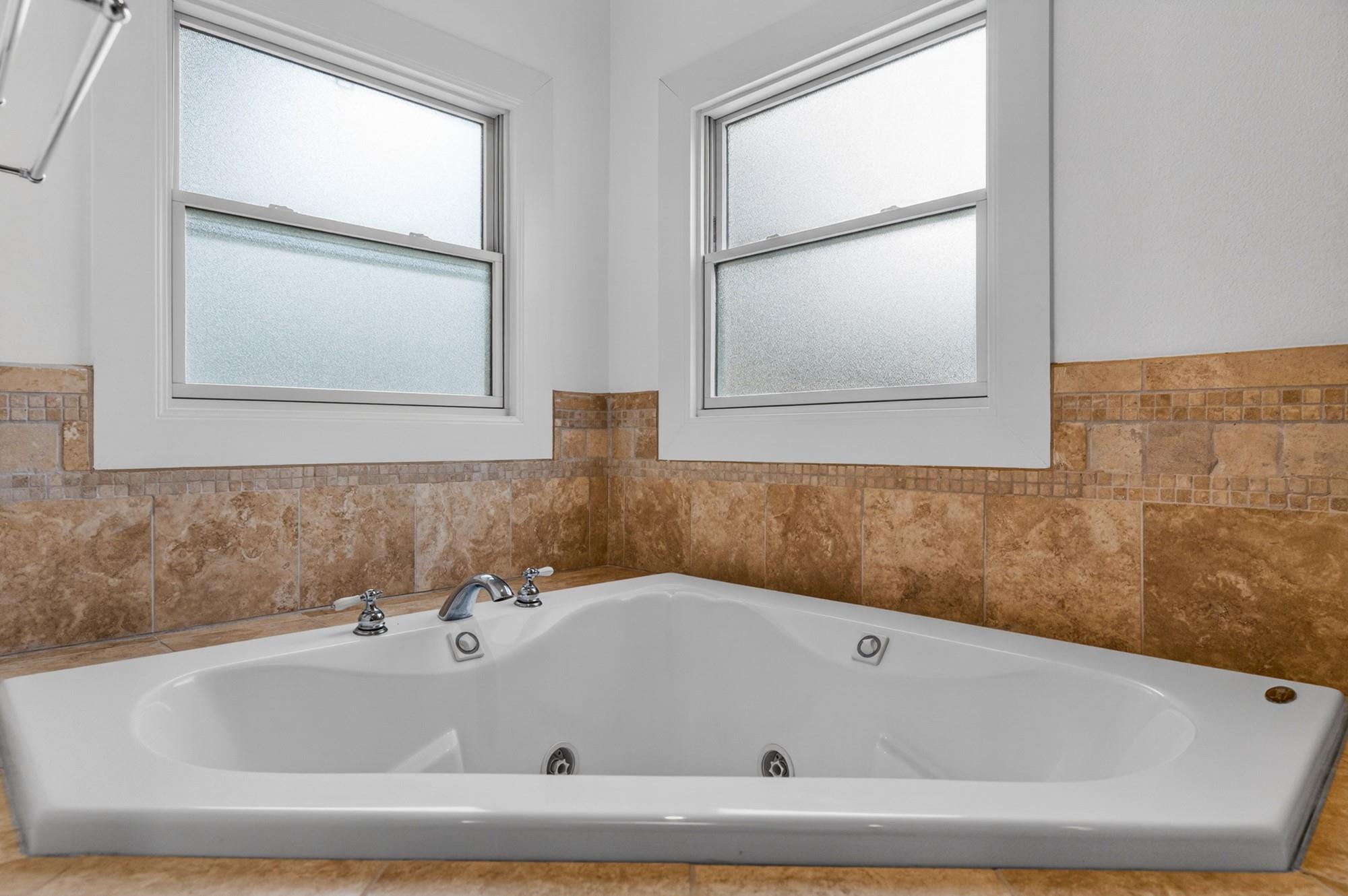 3111 Glenview Ave Property Photo 21