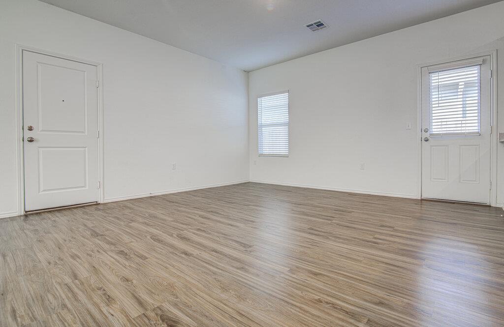 14112 Lyndora Ln Property Photo 6