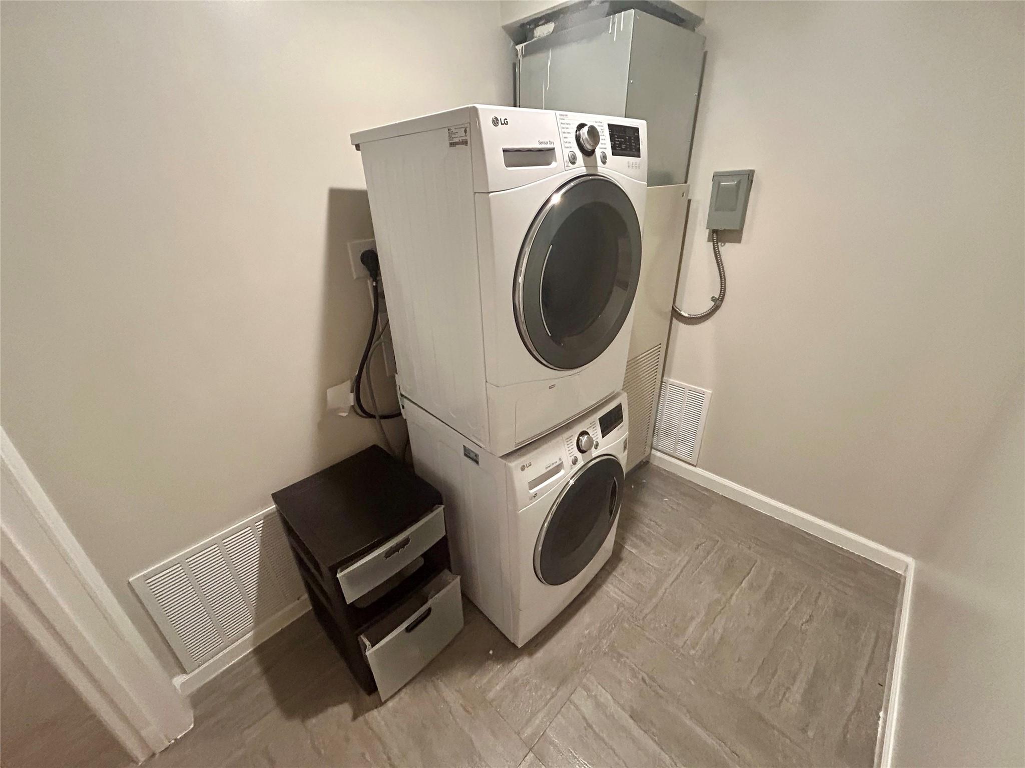 901 E 40th St #101 Property Photo 10