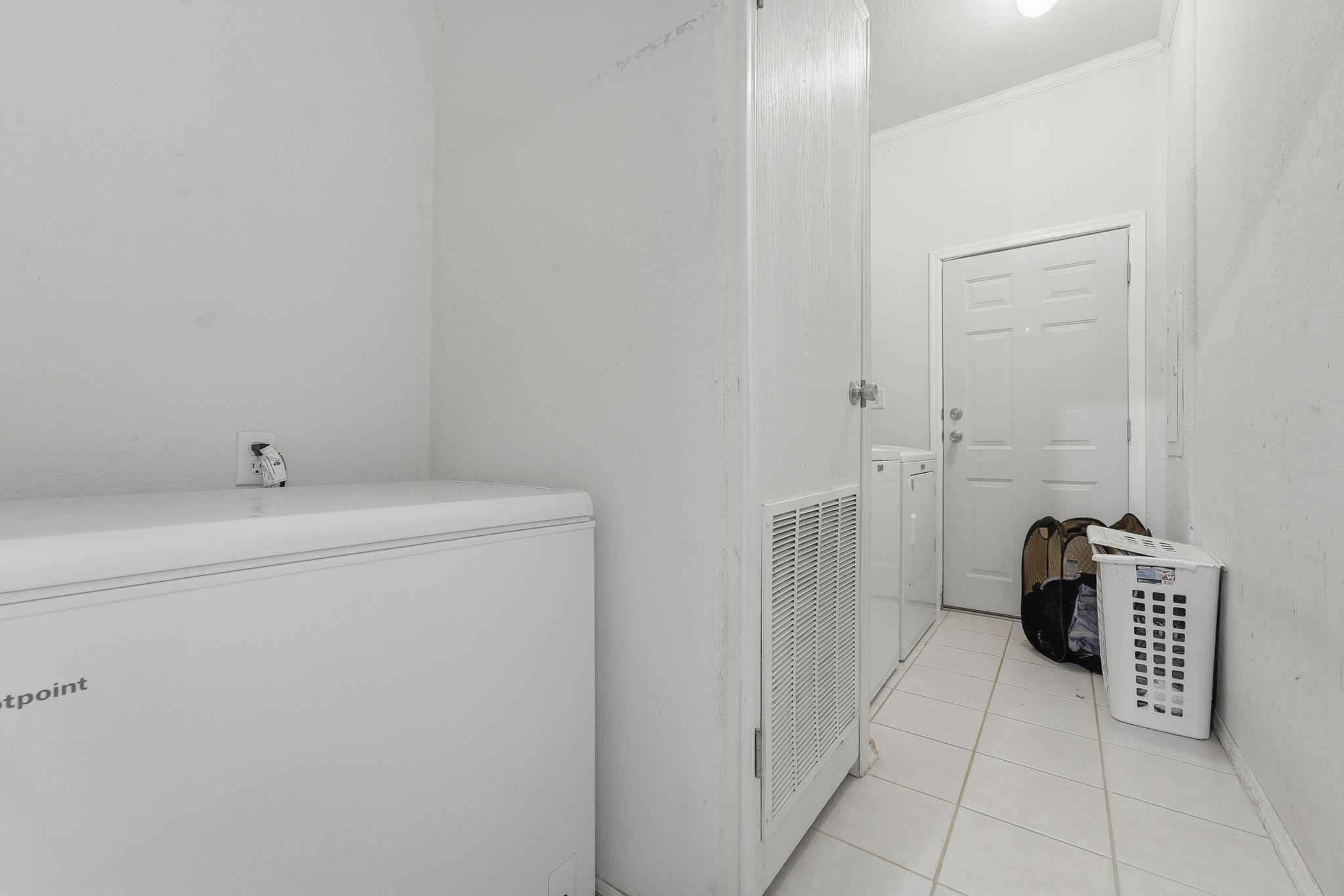 10100 Varisco Ln Property Photo 13