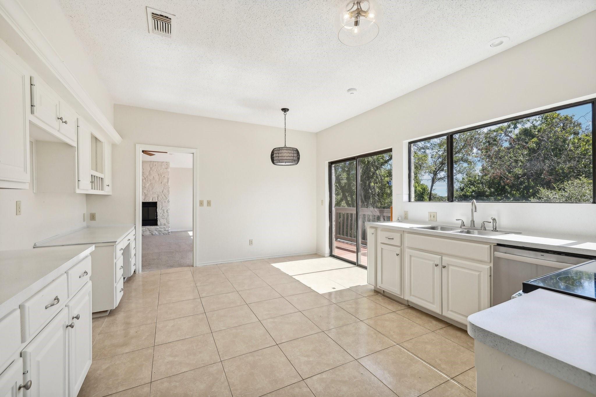 9215 Ashton Rdg Property Photo 12
