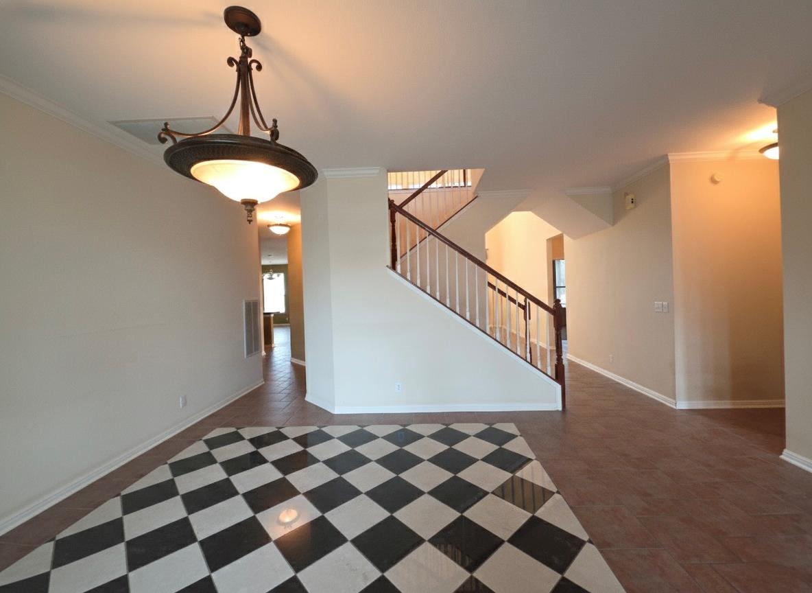 1103 Seton Hall Ln Property Photo 5