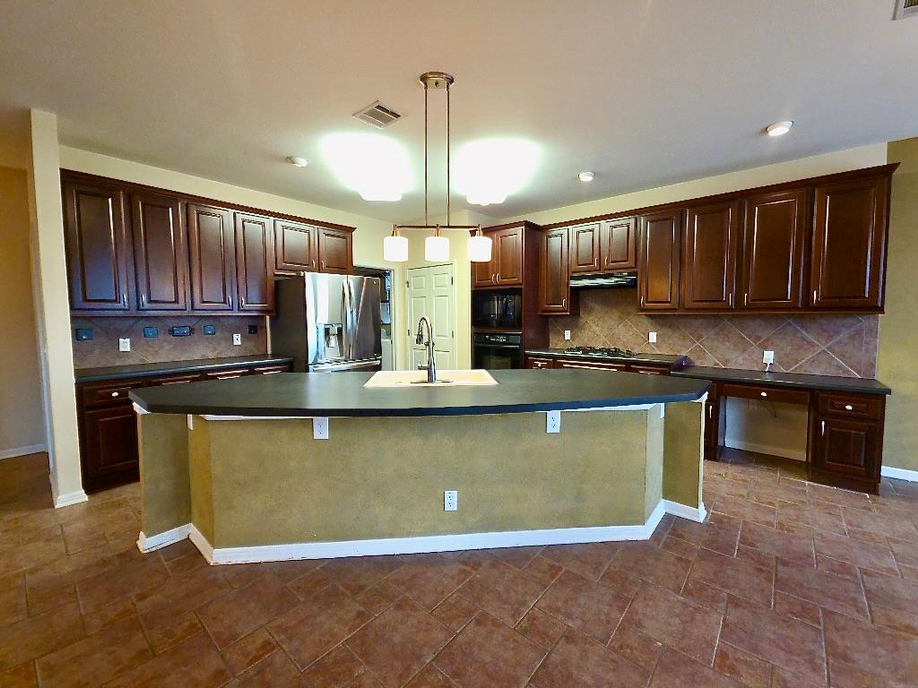 1103 Seton Hall Ln Property Photo 7