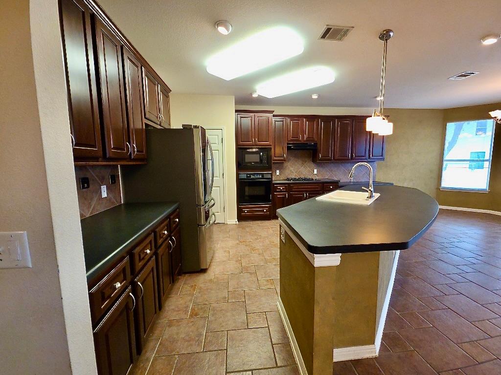 1103 Seton Hall Ln Property Photo 9