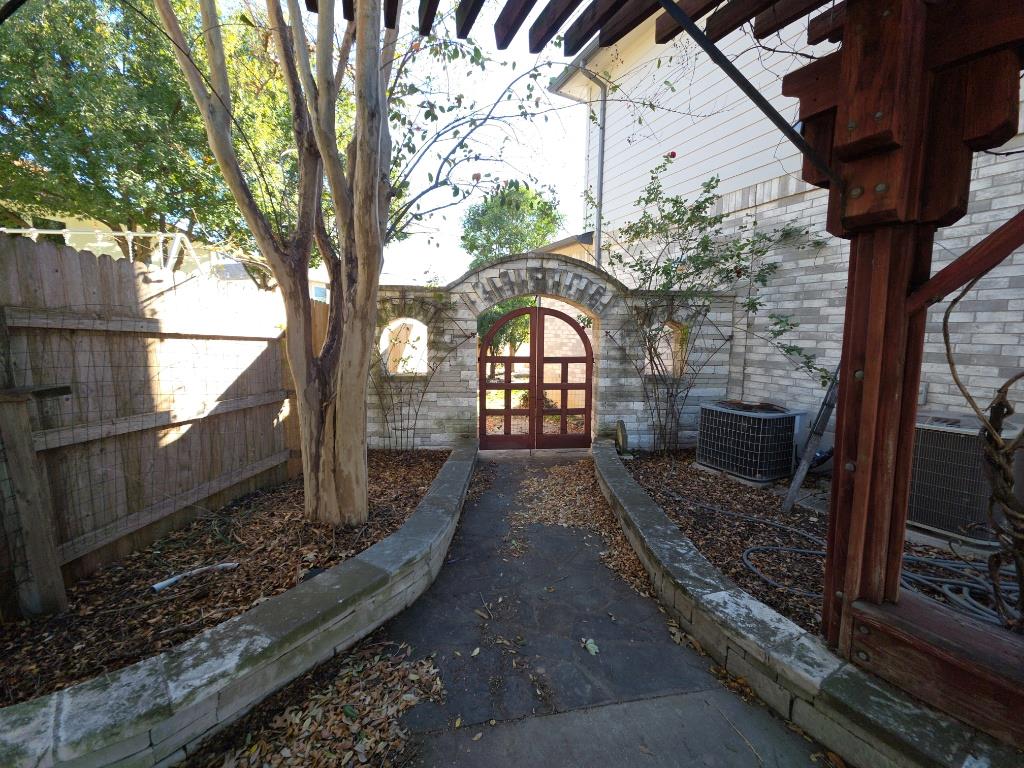 1103 Seton Hall Ln Property Photo 32