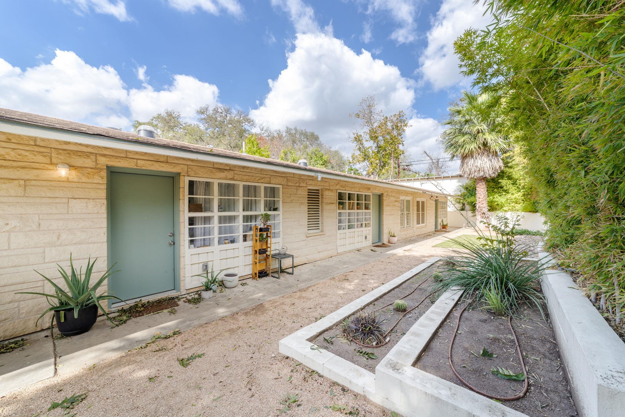 239 Brahan Blvd Property Photo 1