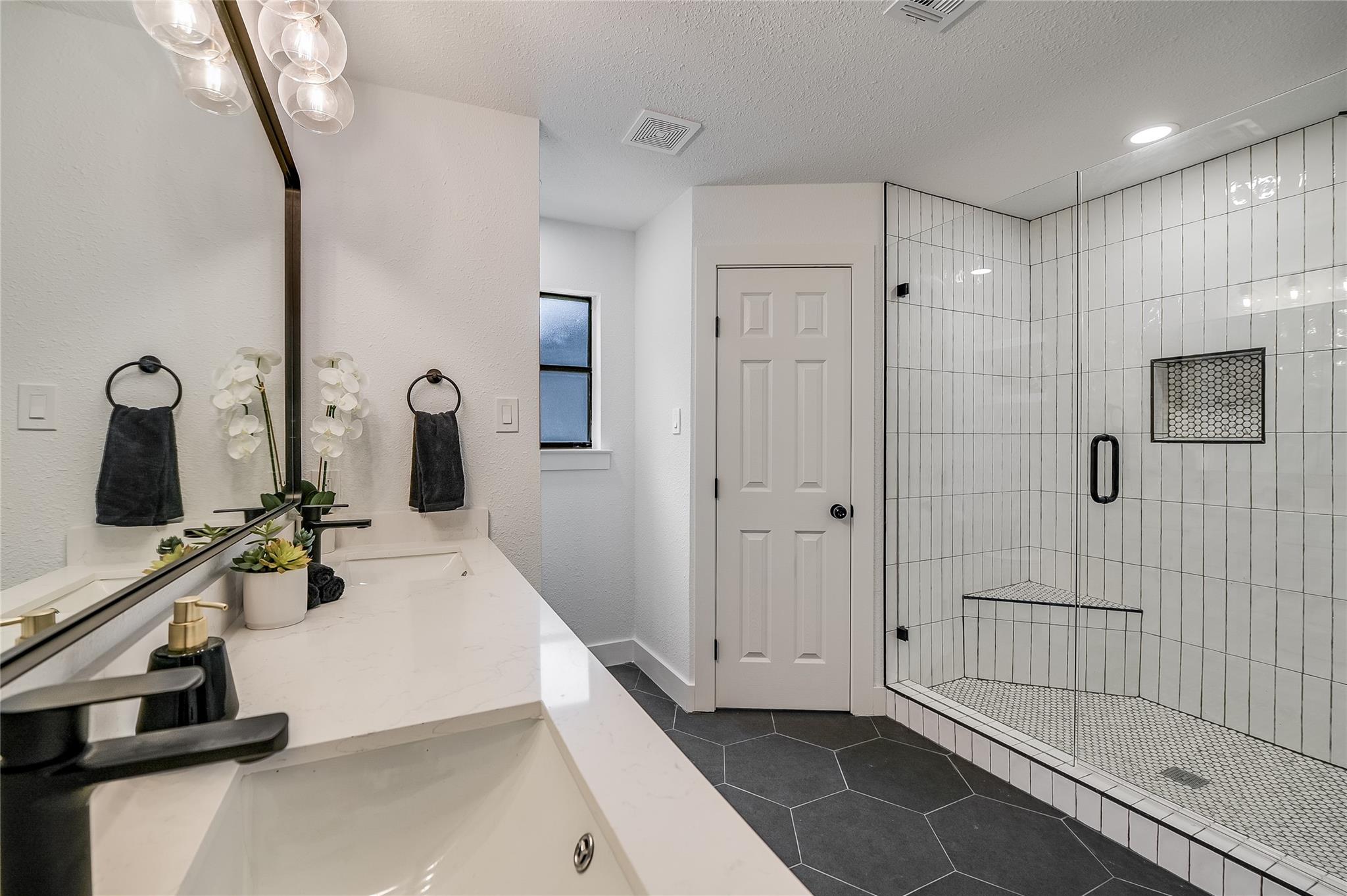 2600 Piping Rock Trl Property Photo 13