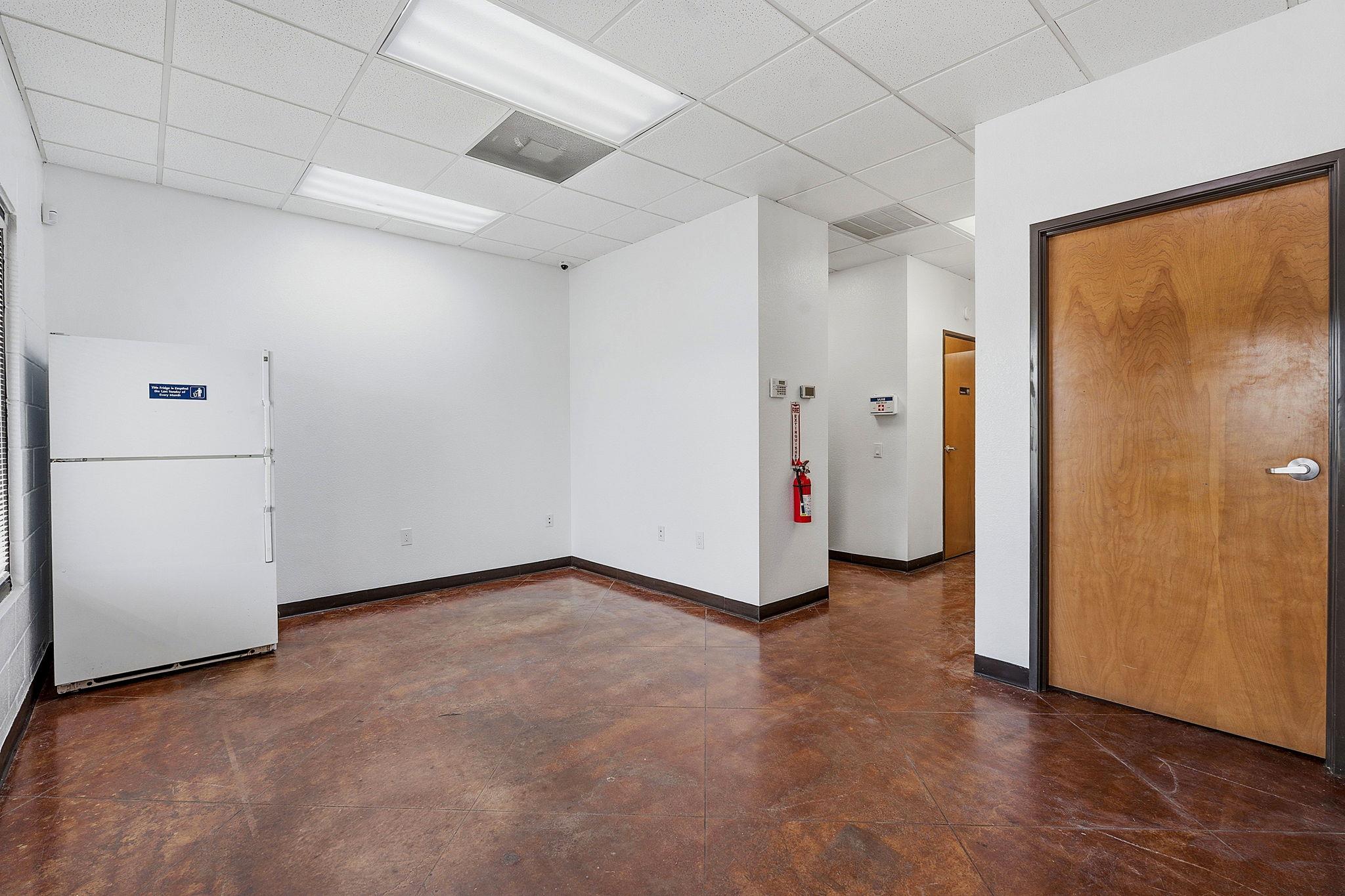 2100 E Highway 290 None #a Property Photo 4