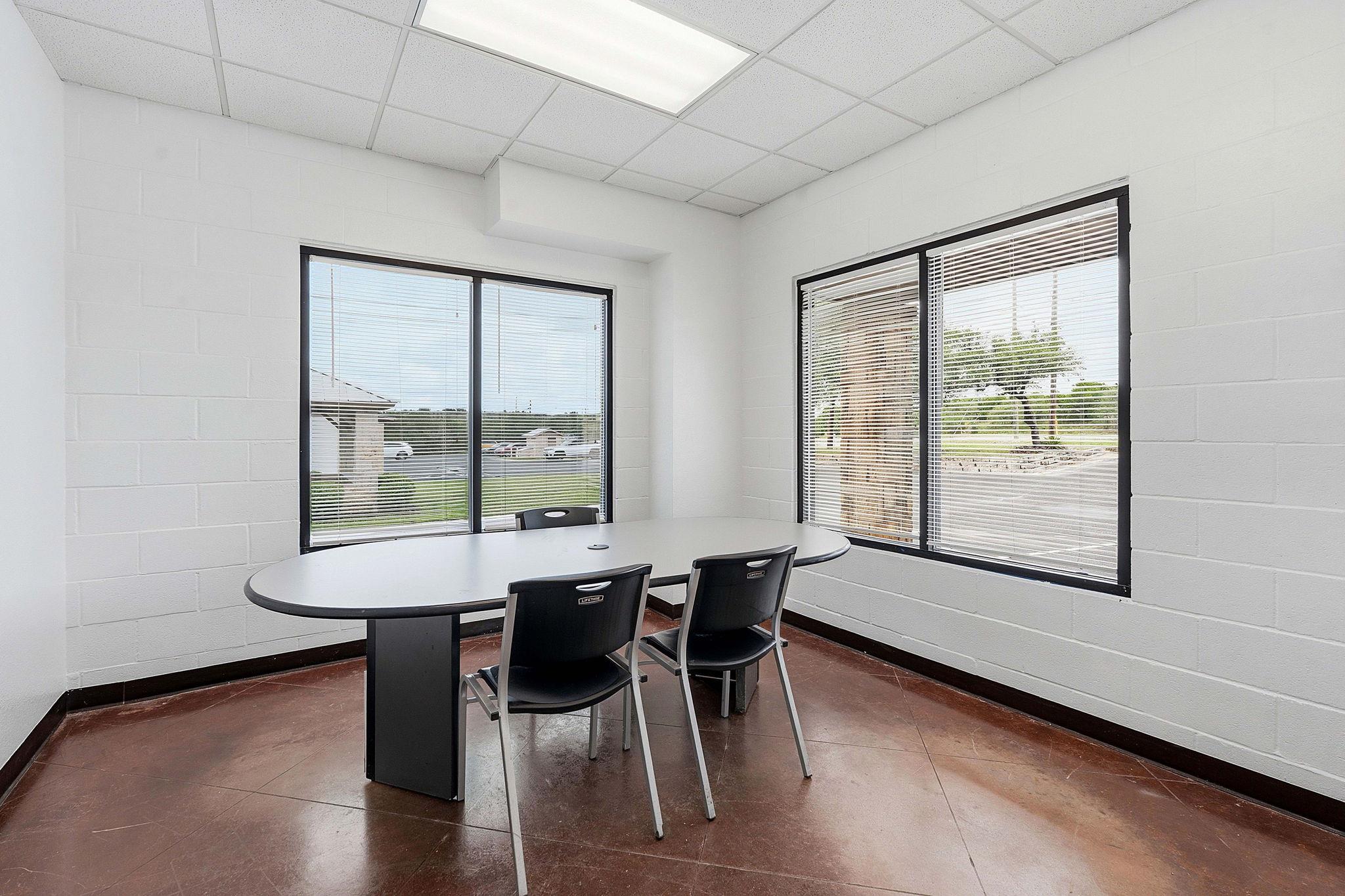 2100 E Highway 290 None #a Property Photo 7