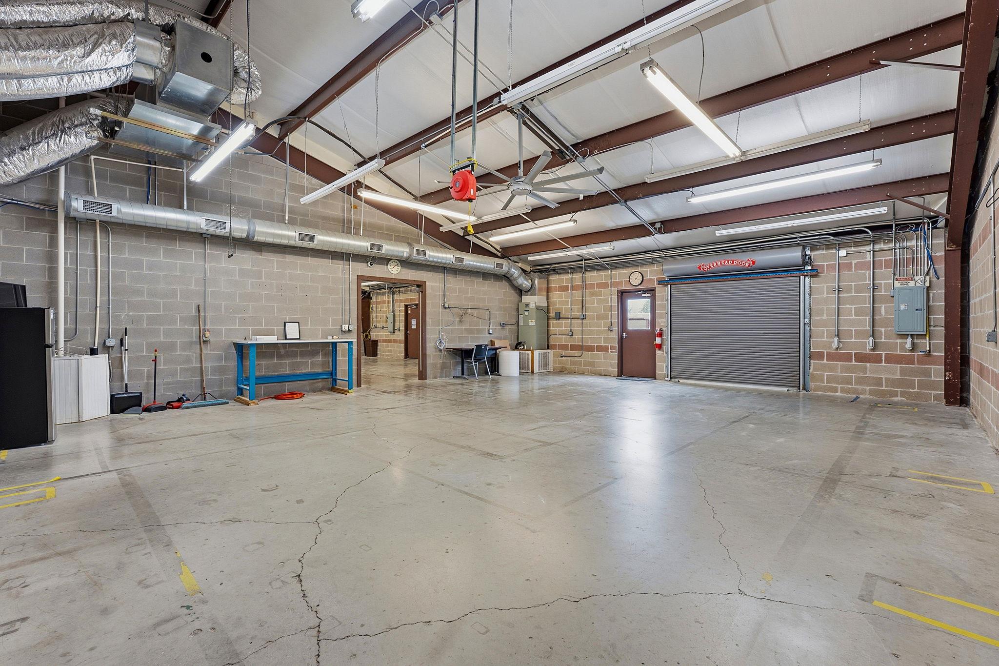 2100 E Highway 290 None #a Property Photo 9