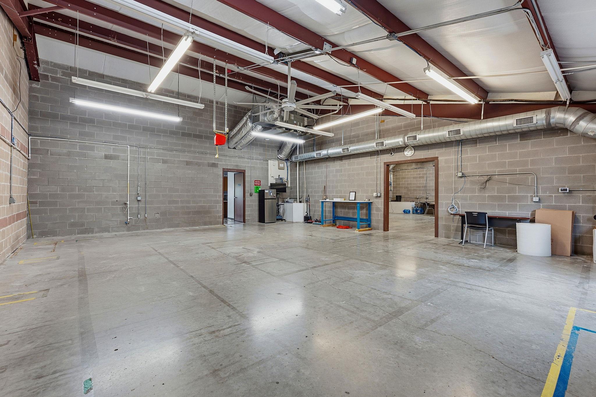 2100 E Highway 290 None #a Property Photo 10