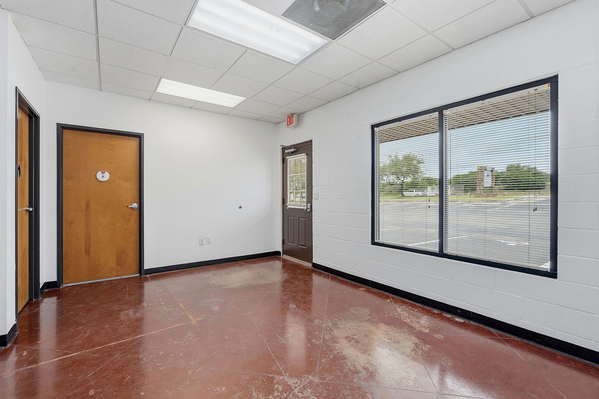 2100 E Highway 290 None #a Property Photo 12