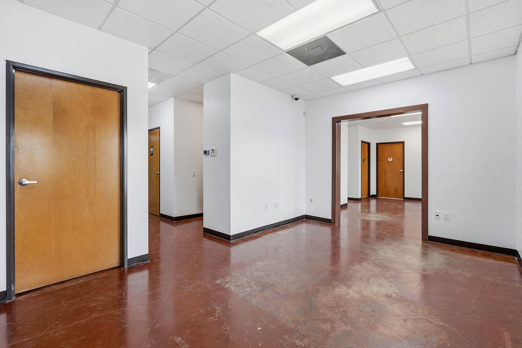 2100 E Highway 290 None #a Property Photo 13