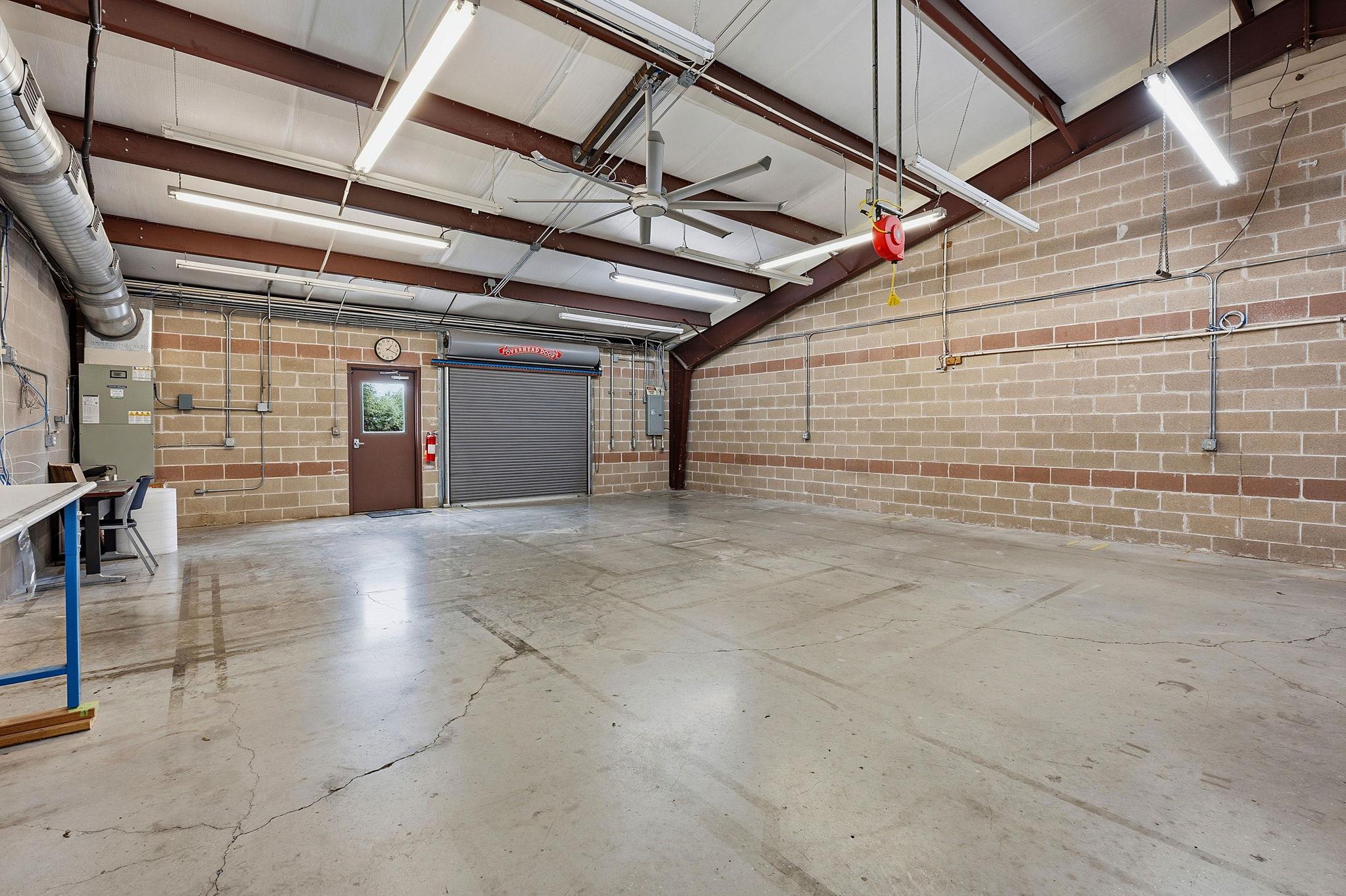 2100 E Highway 290 None #a Property Photo 19