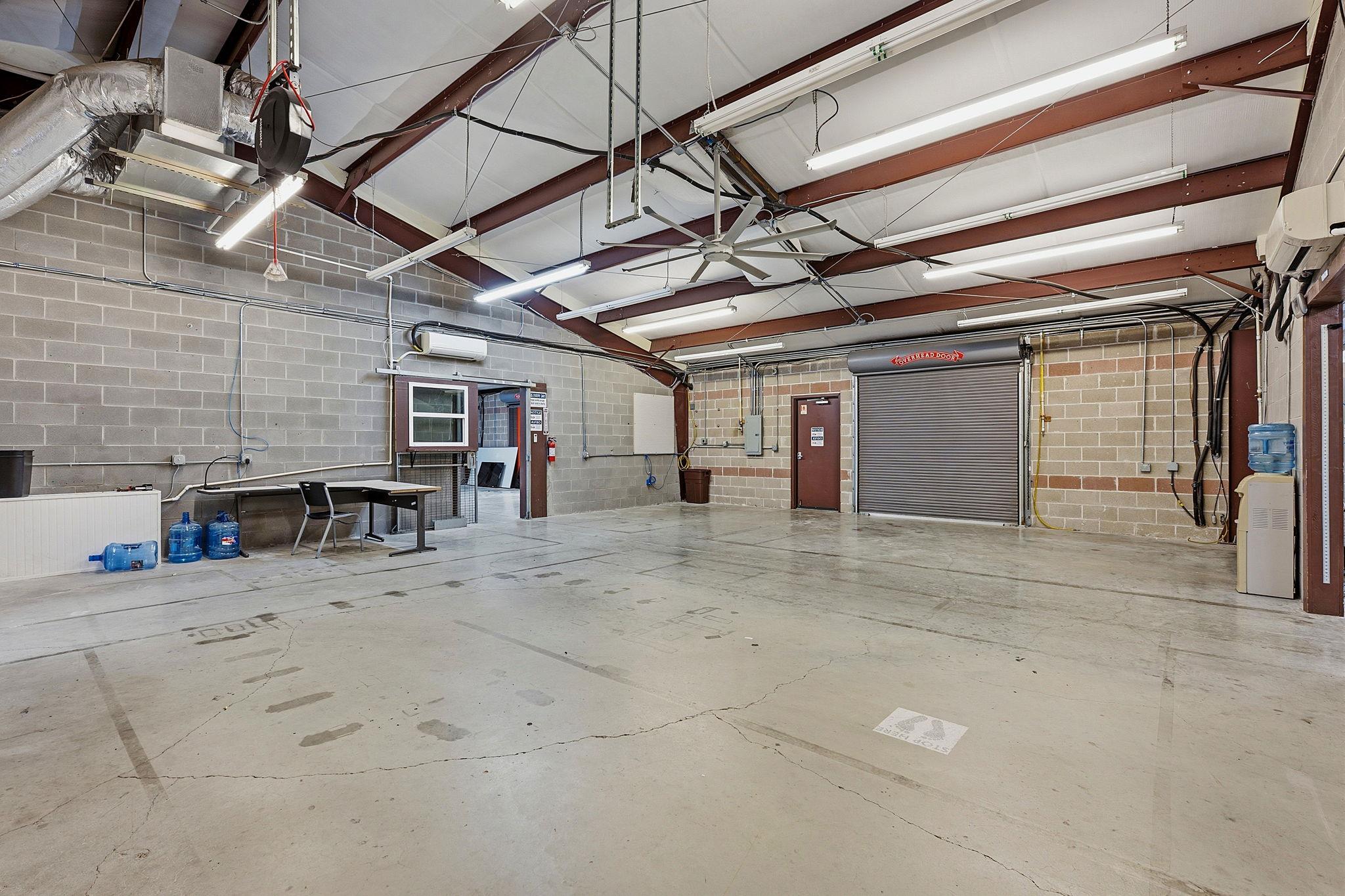 2100 E Highway 290 None #a Property Photo 20