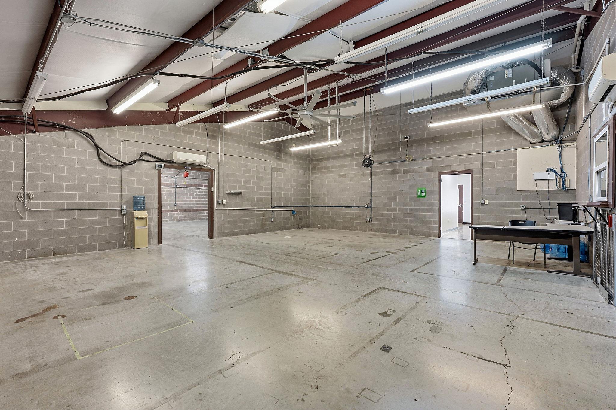 2100 E Highway 290 None #a Property Photo 21