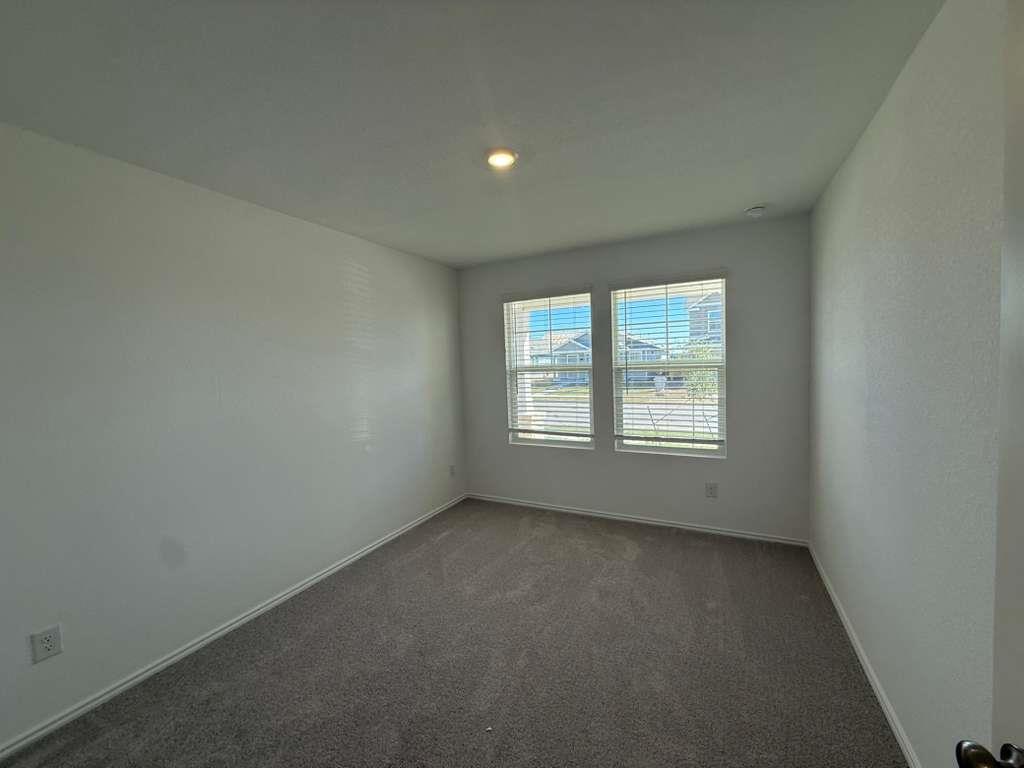 545 Sormonne Loop Property Photo 23