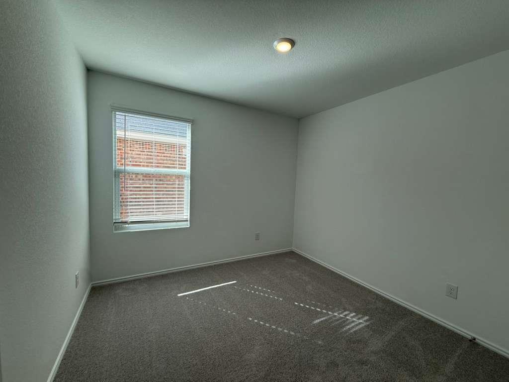 545 Sormonne Loop Property Photo 27