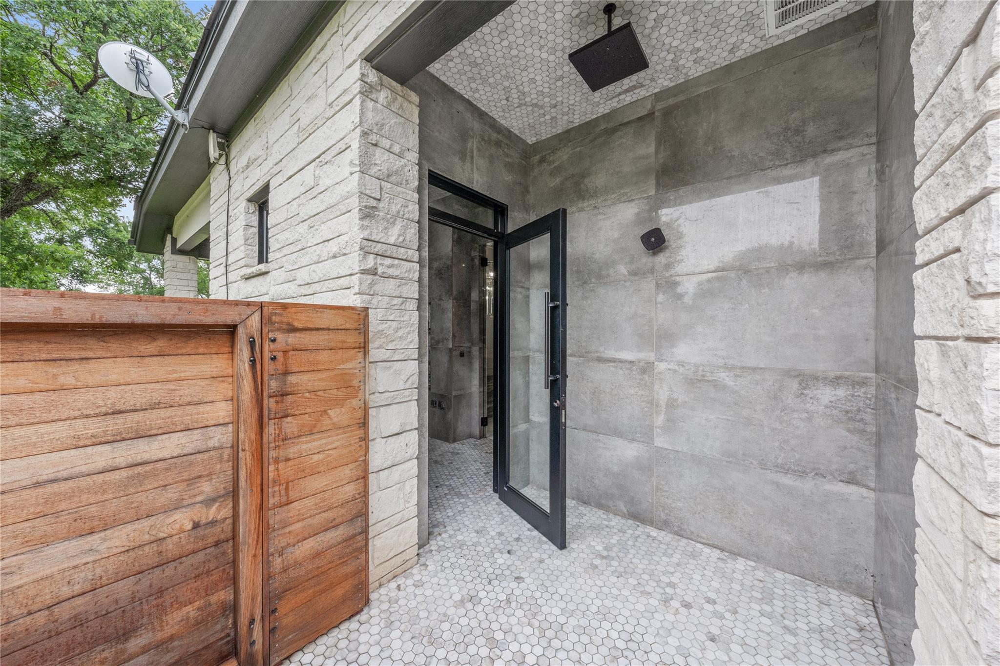 19102 Post Oak Rd Property Photo 24
