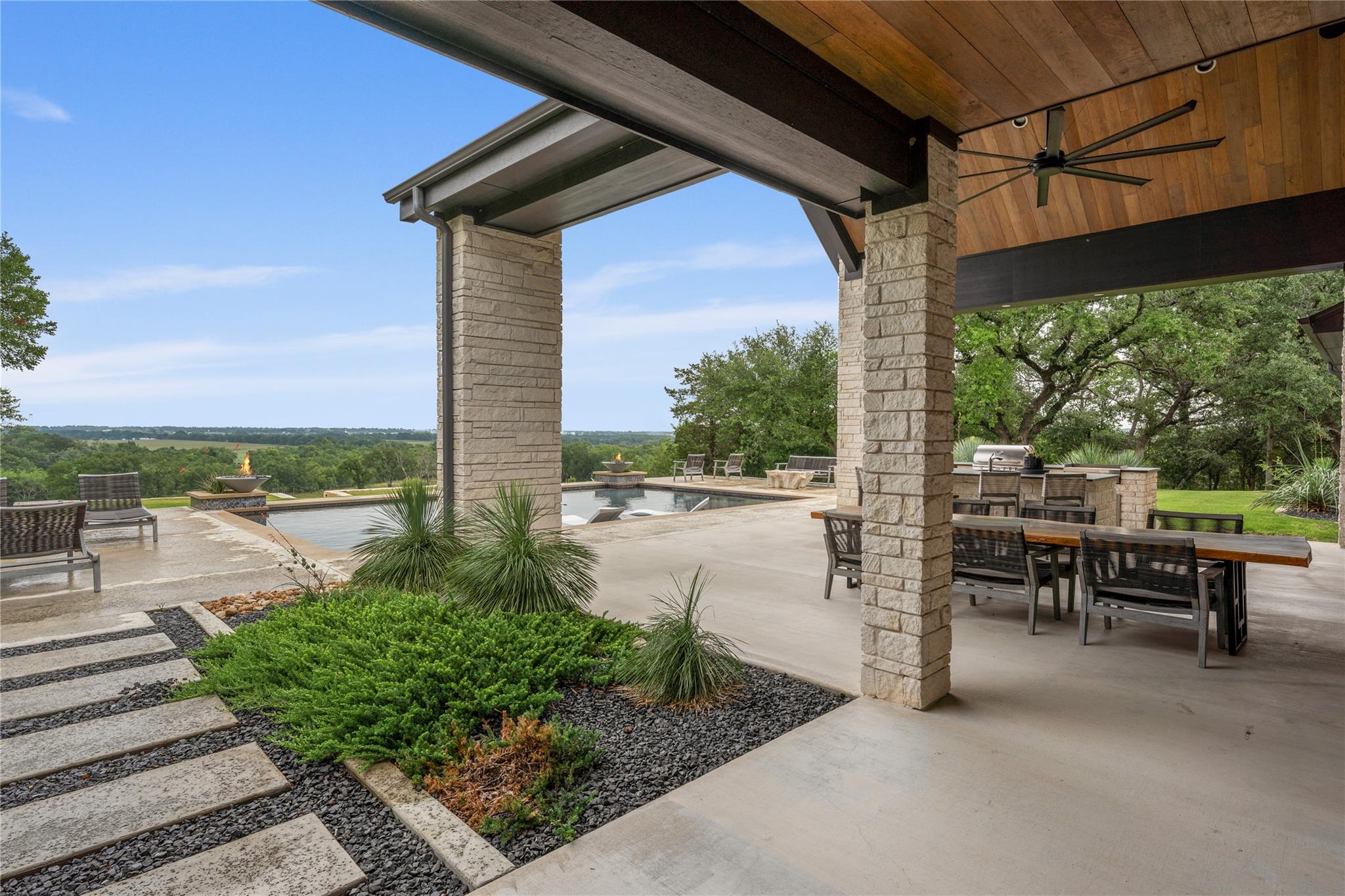 19102 Post Oak Rd Property Photo 37