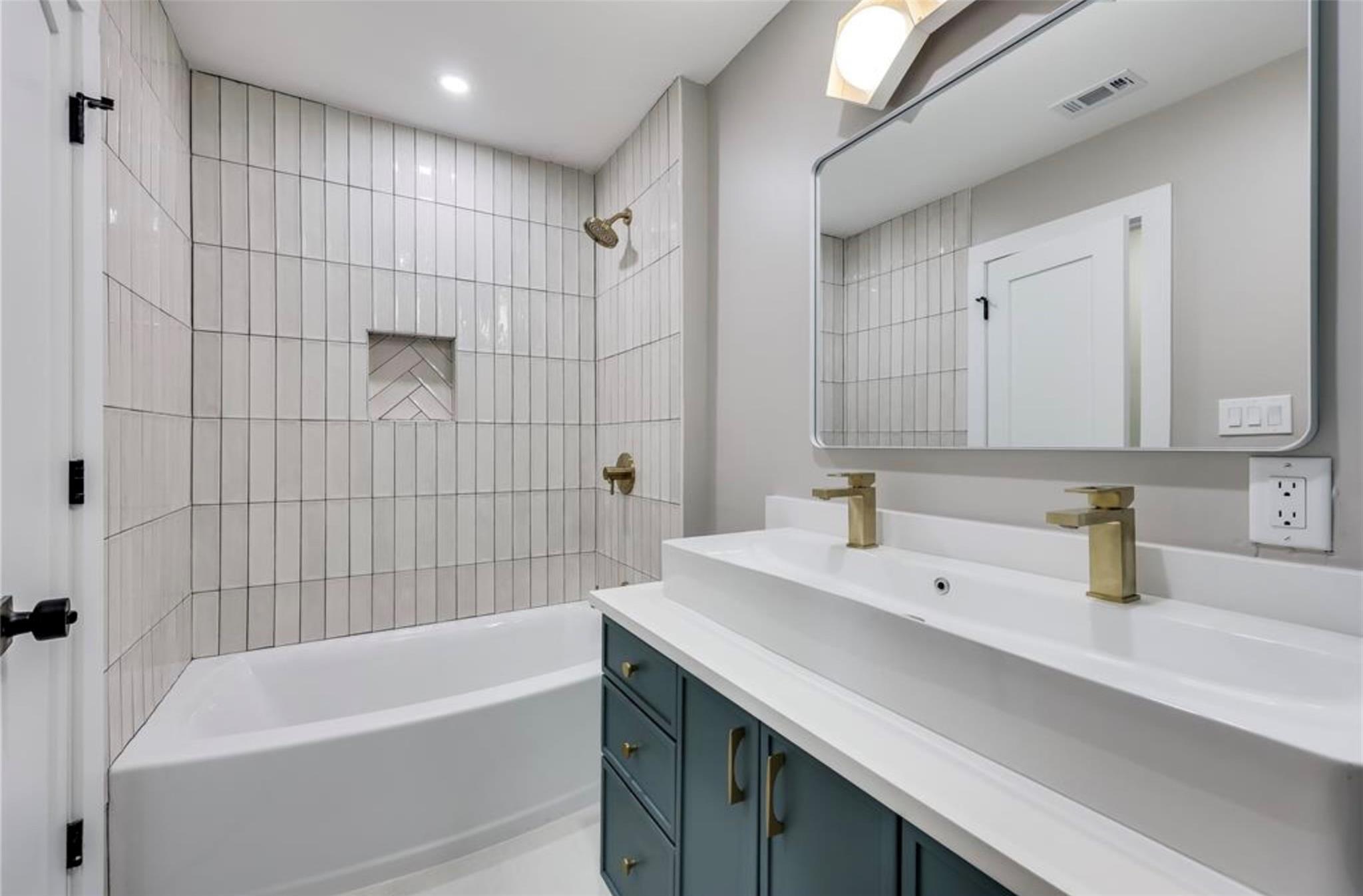 2504 Deerfoot Trl Property Photo 16