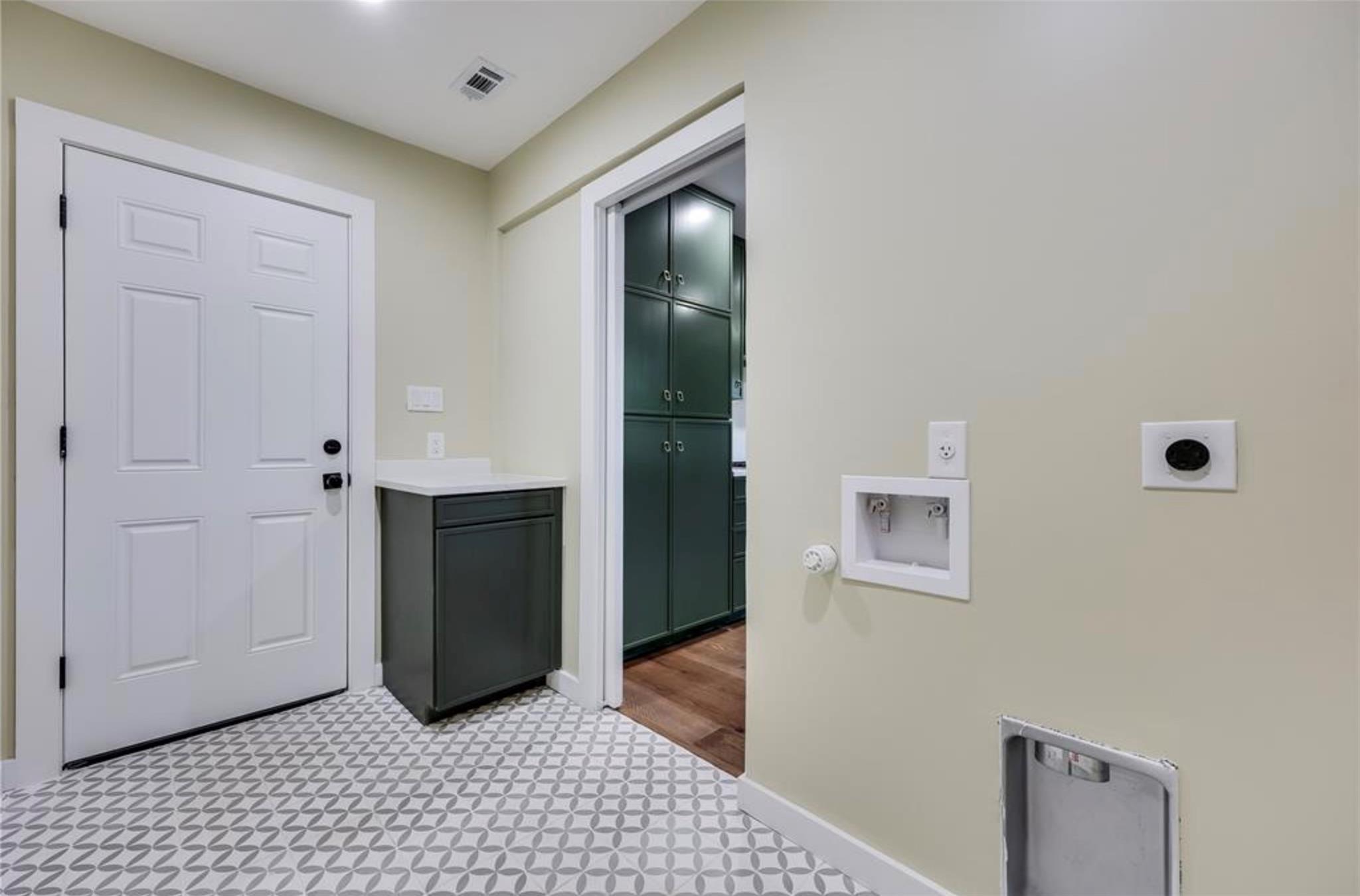 2504 Deerfoot Trl Property Photo 19