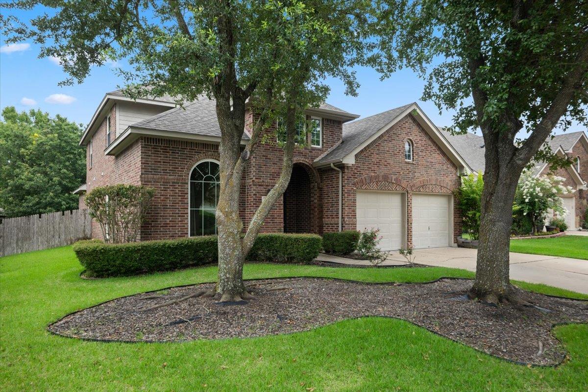 2304 Village View Loop Property Photo 3