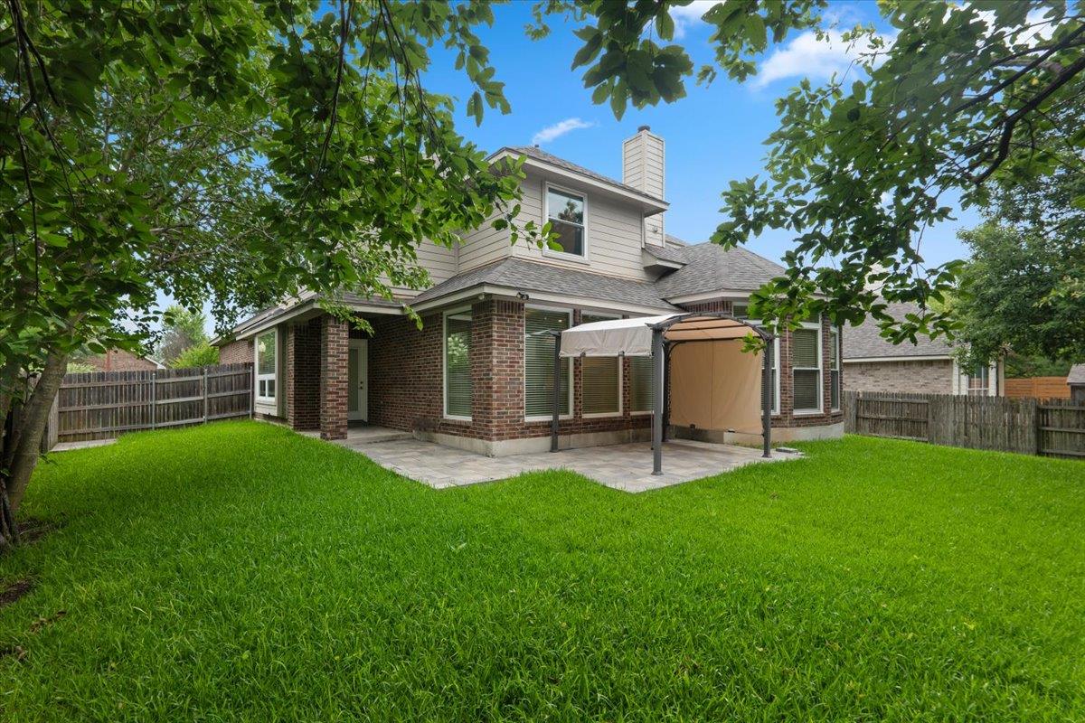 2304 Village View Loop Property Photo 4