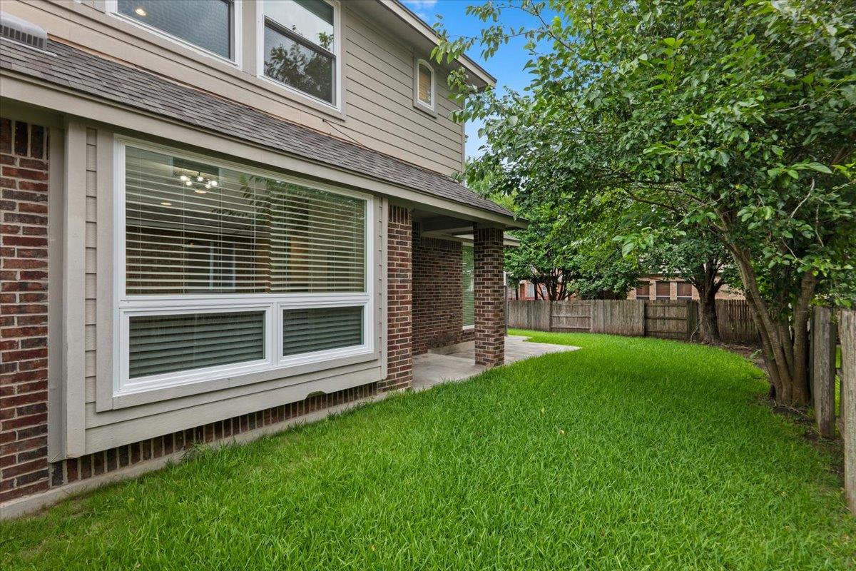 2304 Village View Loop Property Photo 6