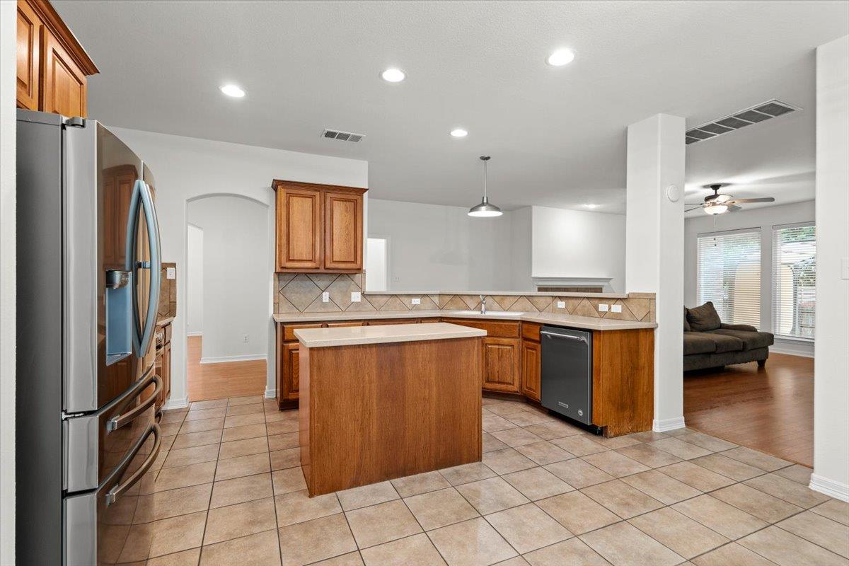 2304 Village View Loop Property Photo 13