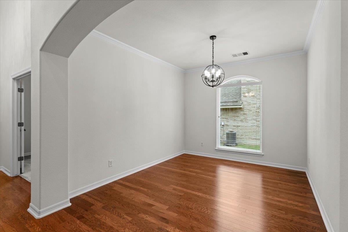 2304 Village View Loop Property Photo 17