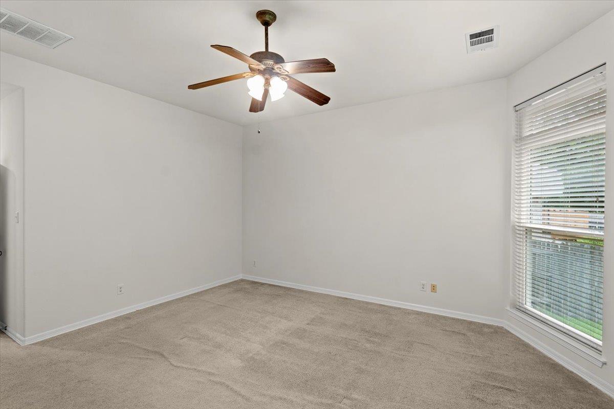 2304 Village View Loop Property Photo 23