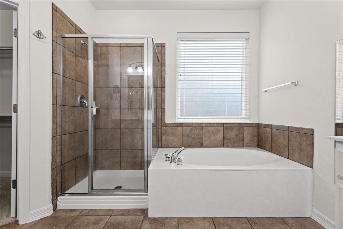 2304 Village View Loop Property Photo 24